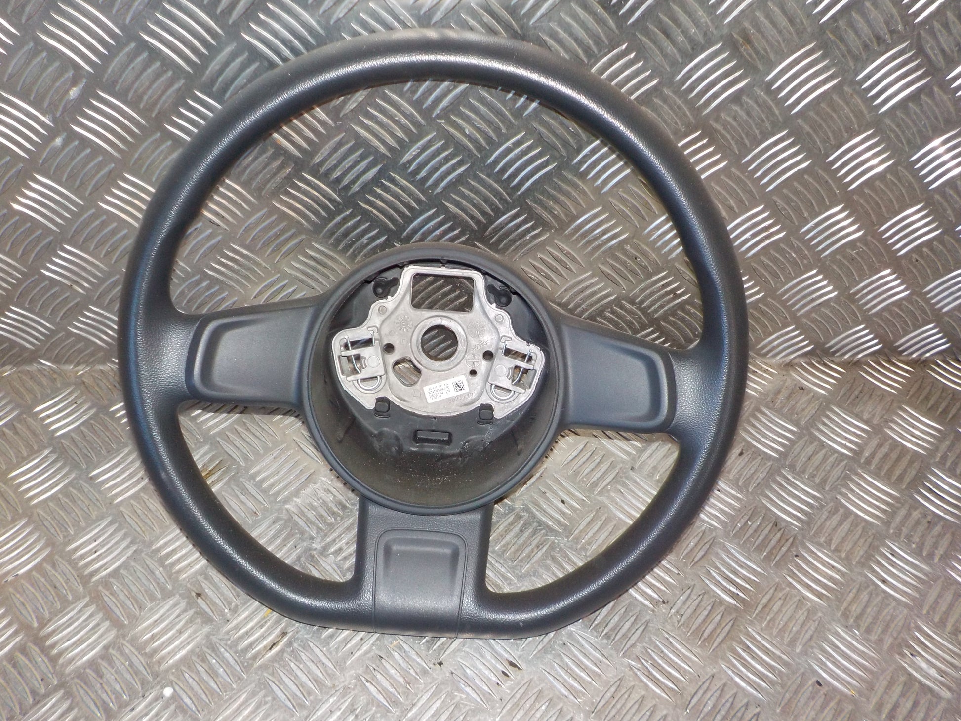 VW UP Rat Med OEM Nr. 1S041909181U Fra VW Ophugger