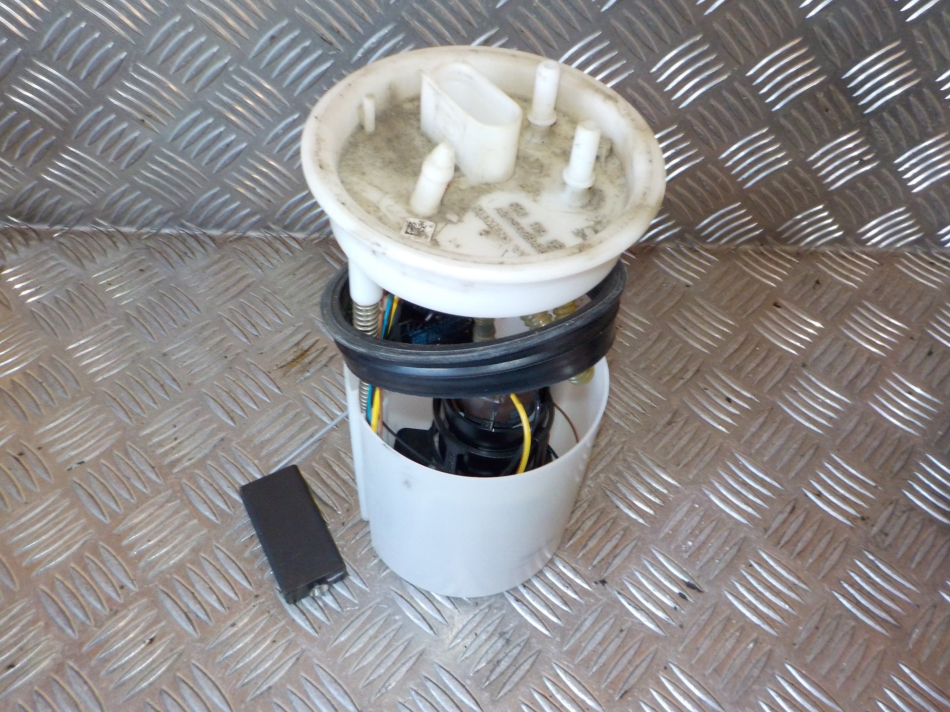 Seat Ibiza 6J Benz/Brændstofpumpe El Med OEM Nr. 6R0919051 Fra Seat Ophugger