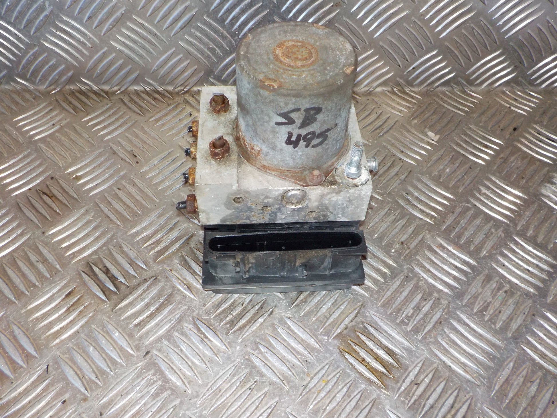 Mitsubishi Colt Abs Pumpe Med OEM Nr. A4544202225 Fra Mitsubishi Ophugger