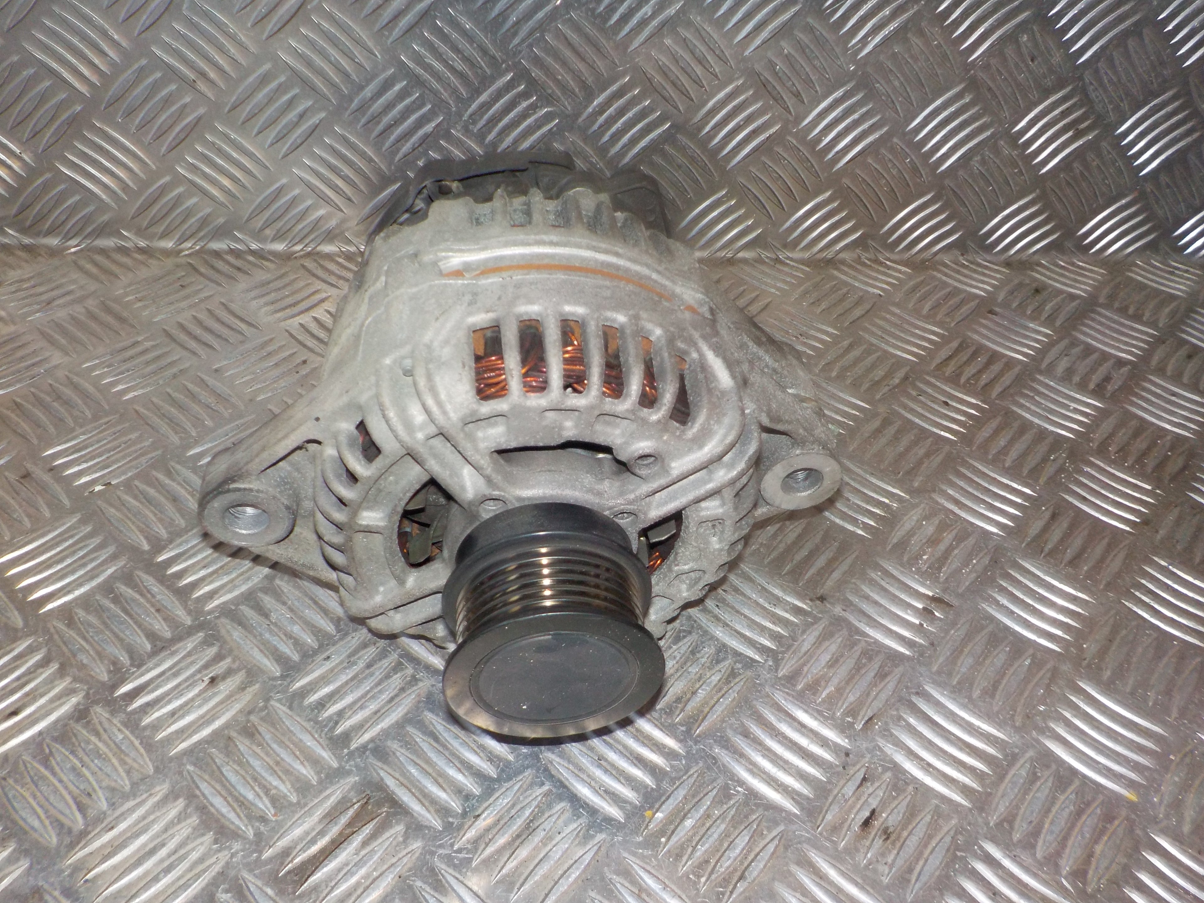 Saab 9-3 Generator Med OEM Nr. 0124425097 Fra Saab Ophugger