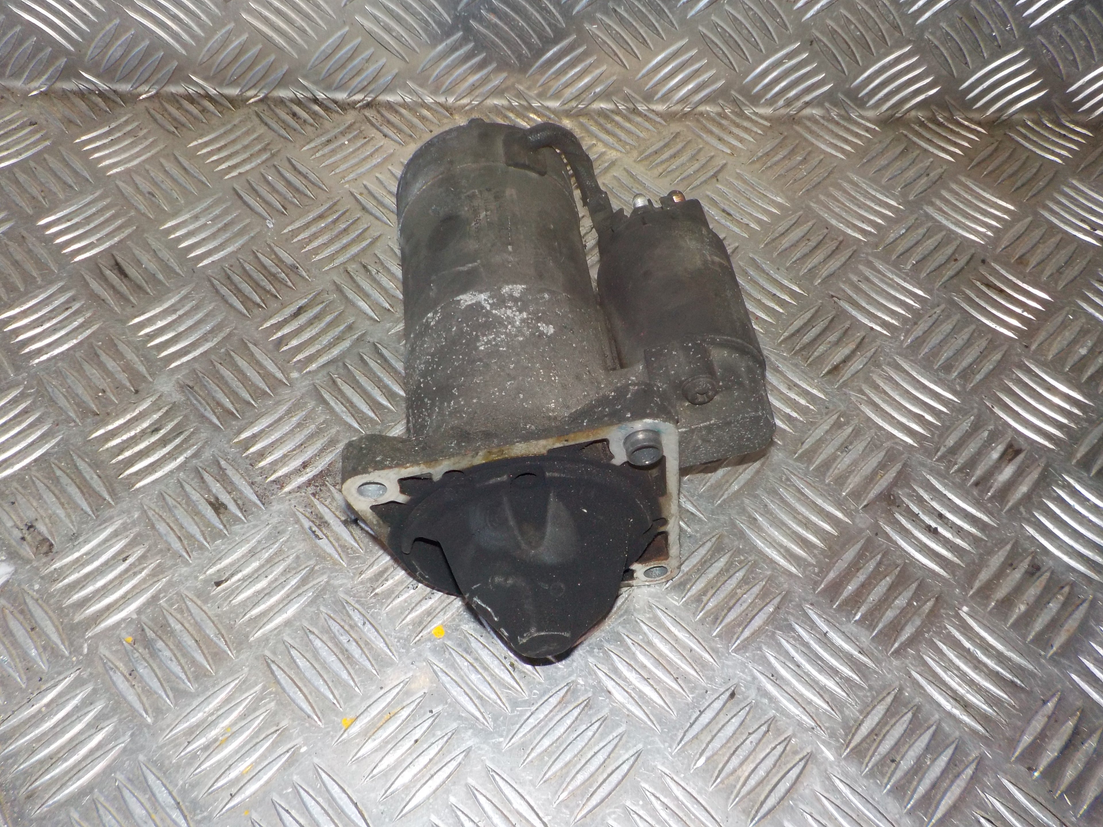 Saab 9-3 Starter Med OEM Nr. 55352882 Fra Saab Ophugger