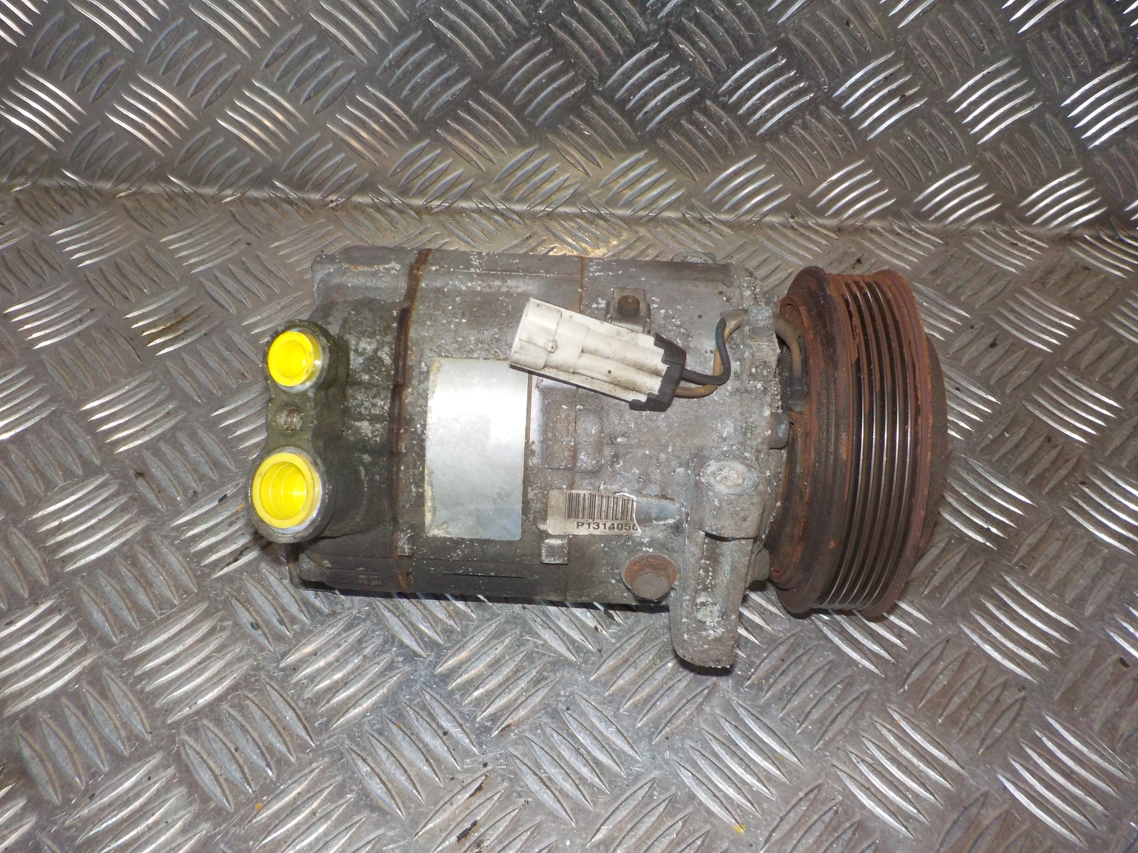 Saab 9-3 Aircondition Pumpe Med OEM Nr. P1314050 Fra Saab Ophugger