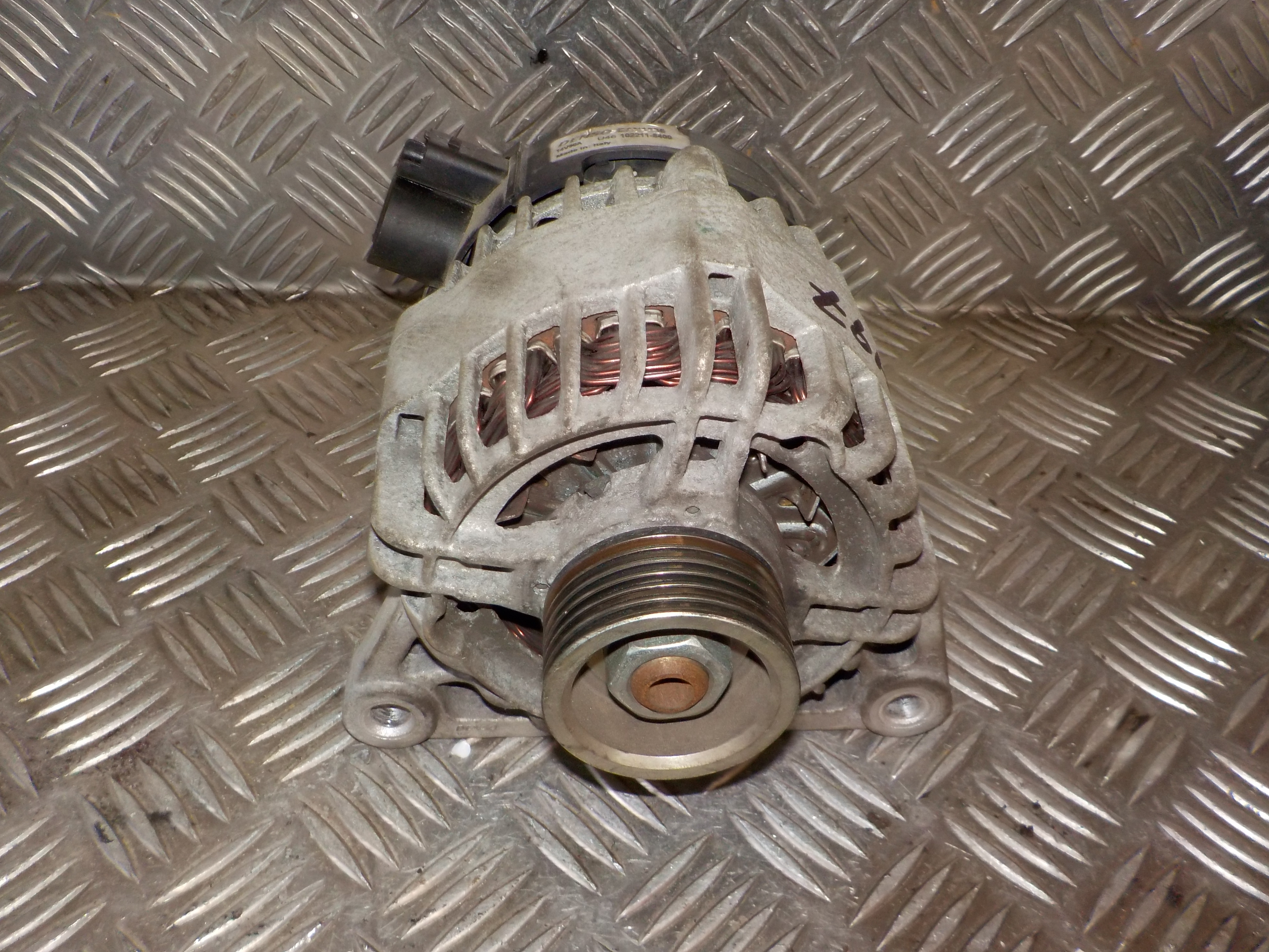 Peugeot 406 Generator Med OEM Nr. K9649611388 Fra Peugeot Ophugger