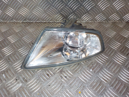 Ford Mondeo 3 Tågelygte For Med OEM Nr. 0305068004 Fra Ford Ophugger