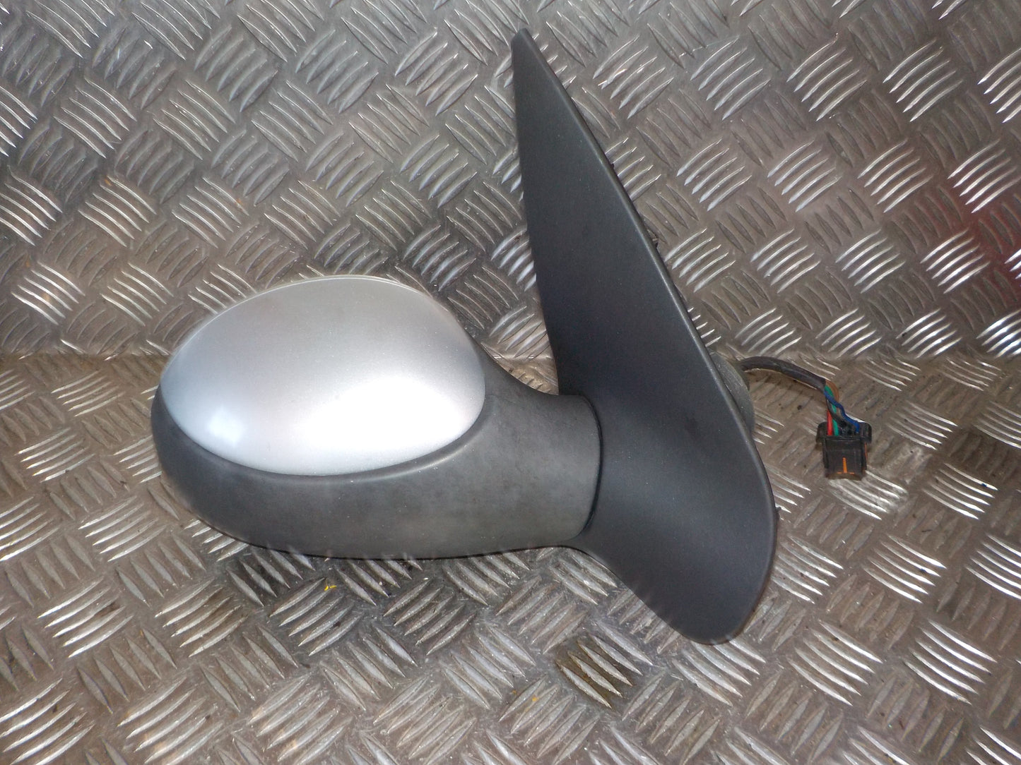 Peugeot 206 Sidespejl Med OEM Nr. 815243 Fra Peugeot Ophugger