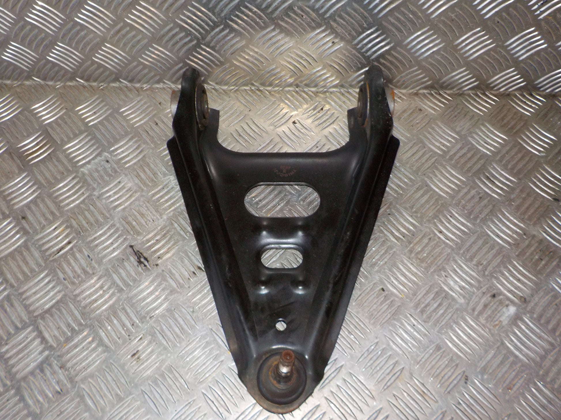 Smart Smart Fortwo W451 Bærearm F.N. V Med OEM Nr. 4513300010 Fra Smart Ophugger