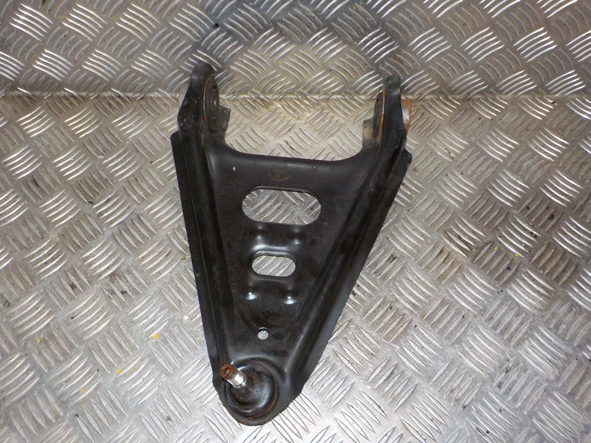 Smart Smart Fortwo W451 Bærearm F.N. H Med OEM Nr. 4513300010 Fra Smart Ophugger