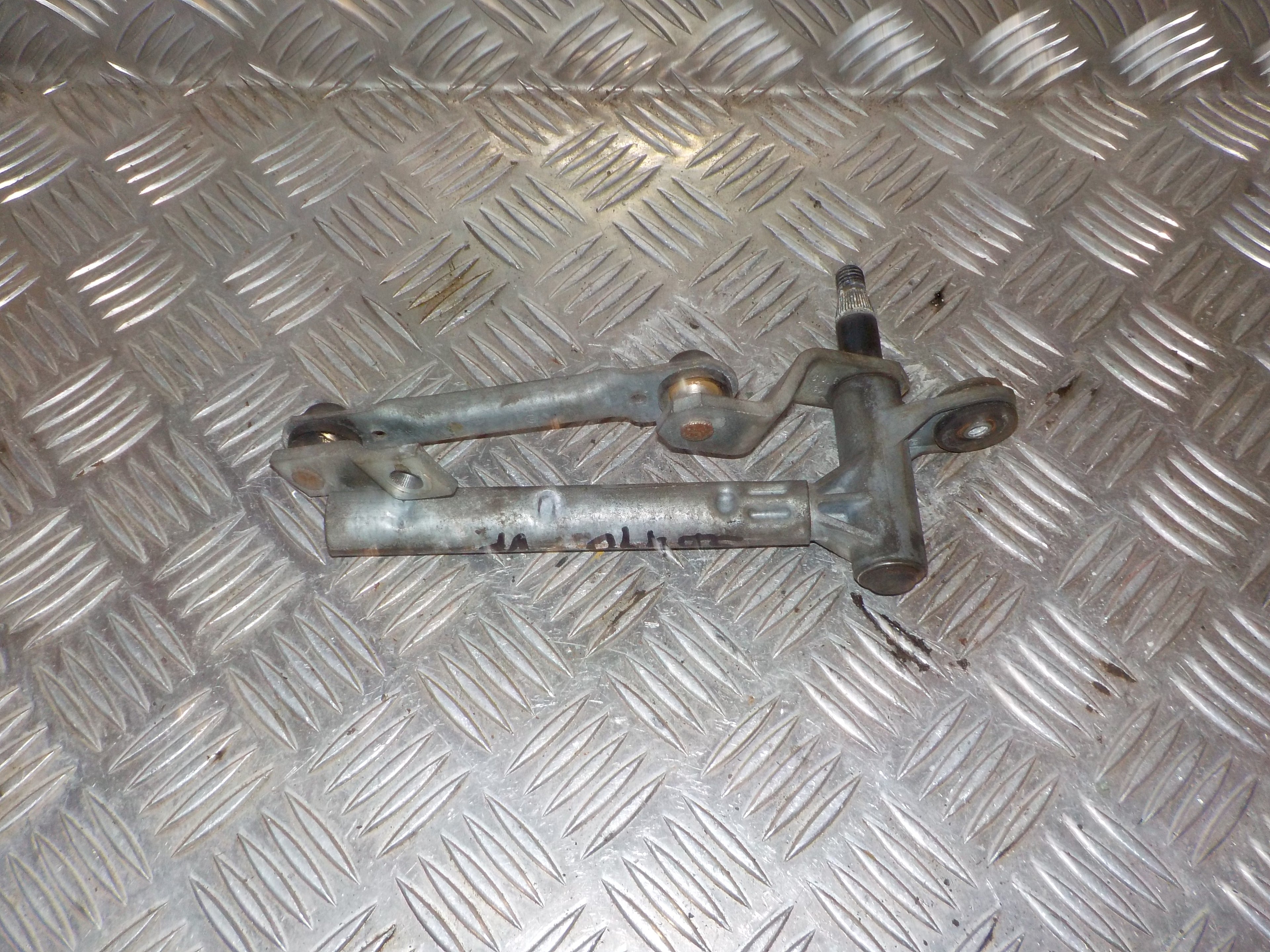 Peugeot 407 Viskertræk Med OEM Nr. 3397020875 Fra Peugeot Ophugger
