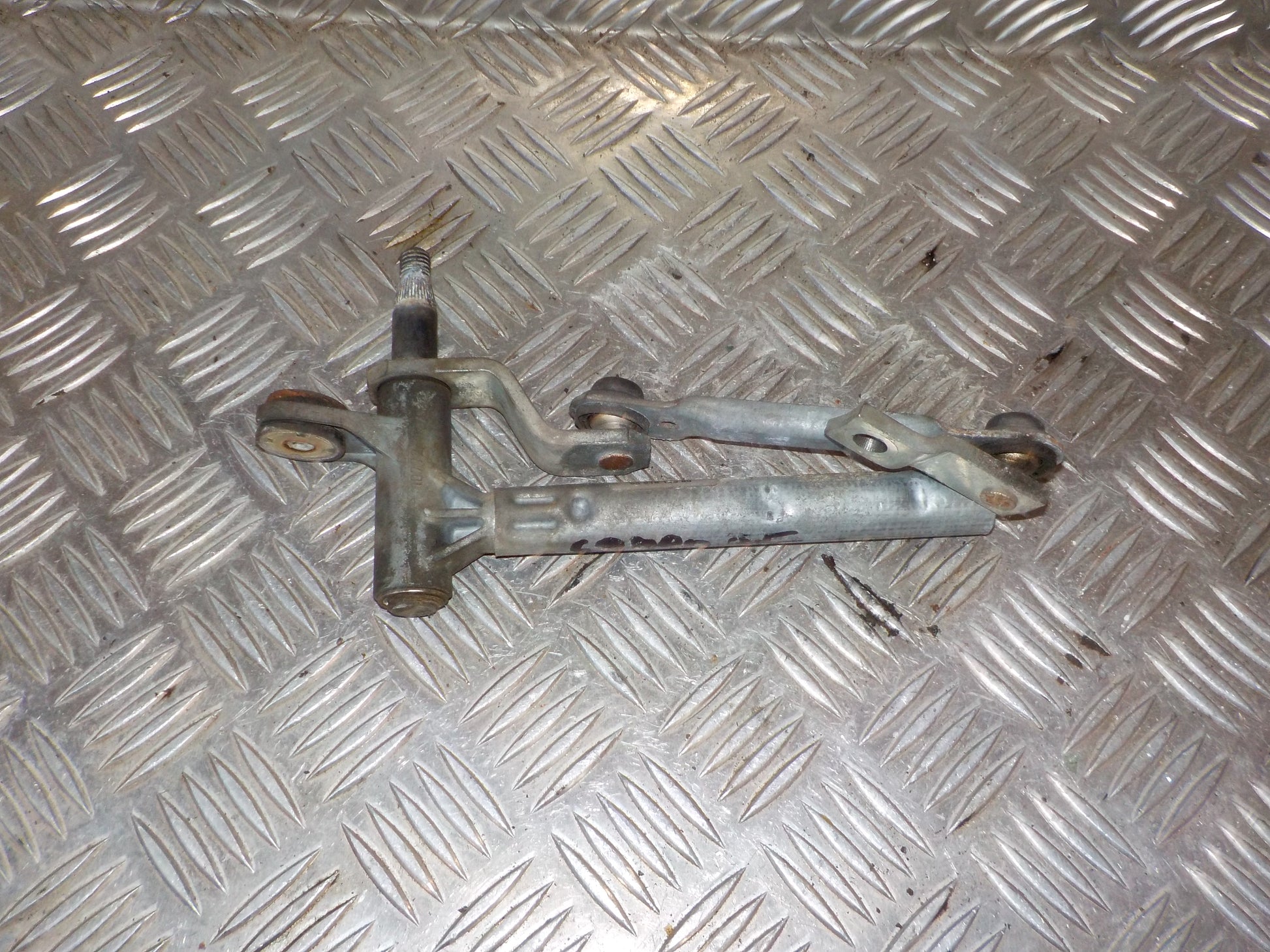 Peugeot 407 Viskertræk Med OEM Nr. 3397020876 Fra Peugeot Ophugger