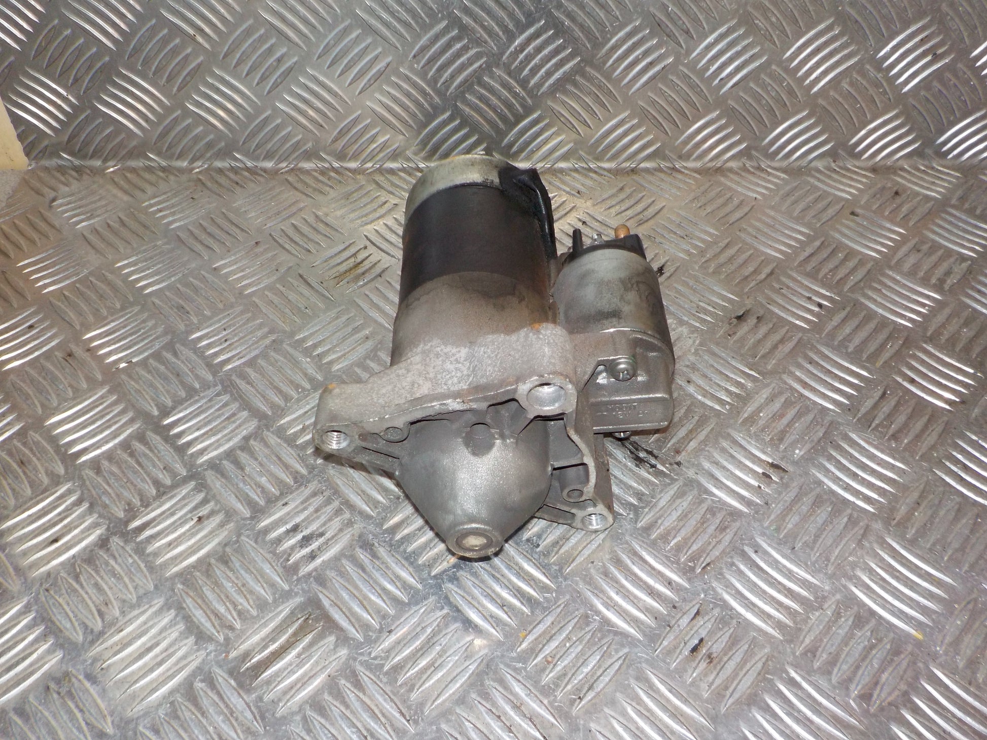 Peugeot 407 Starter Med OEM Nr. 252031 Fra Peugeot Ophugger