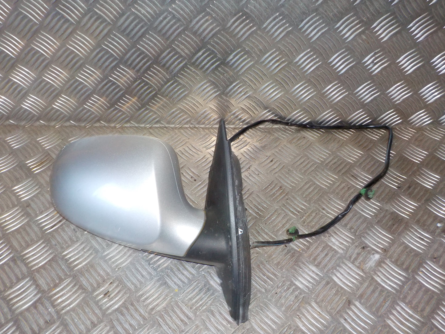 VW Passat 3C Sidespejl Med OEM Nr. 3C1857508DM Fra VW Ophugger