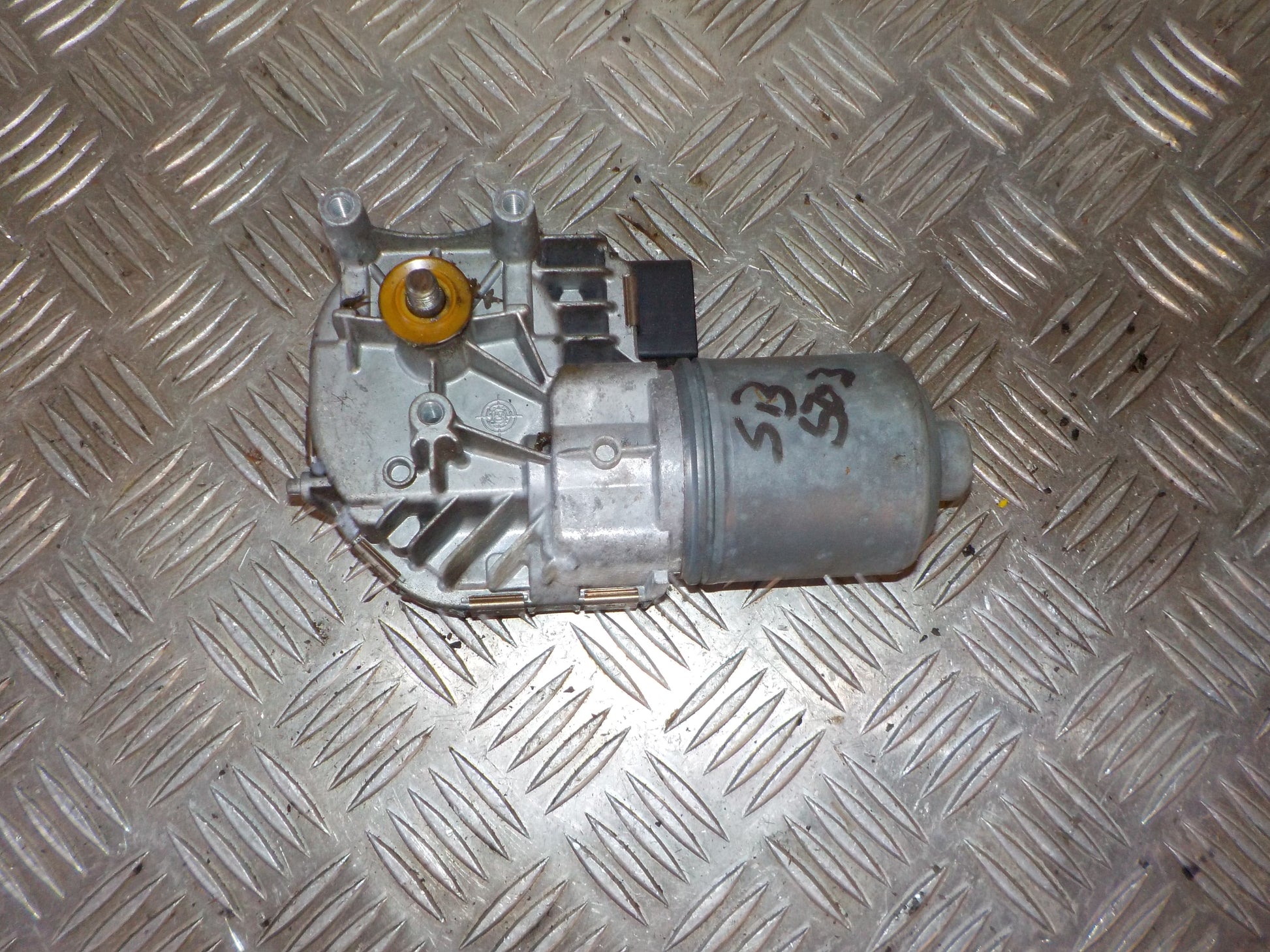 VW Passat 3C Viskermotor Med OEM Nr. 0390241791 Fra VW Ophugger