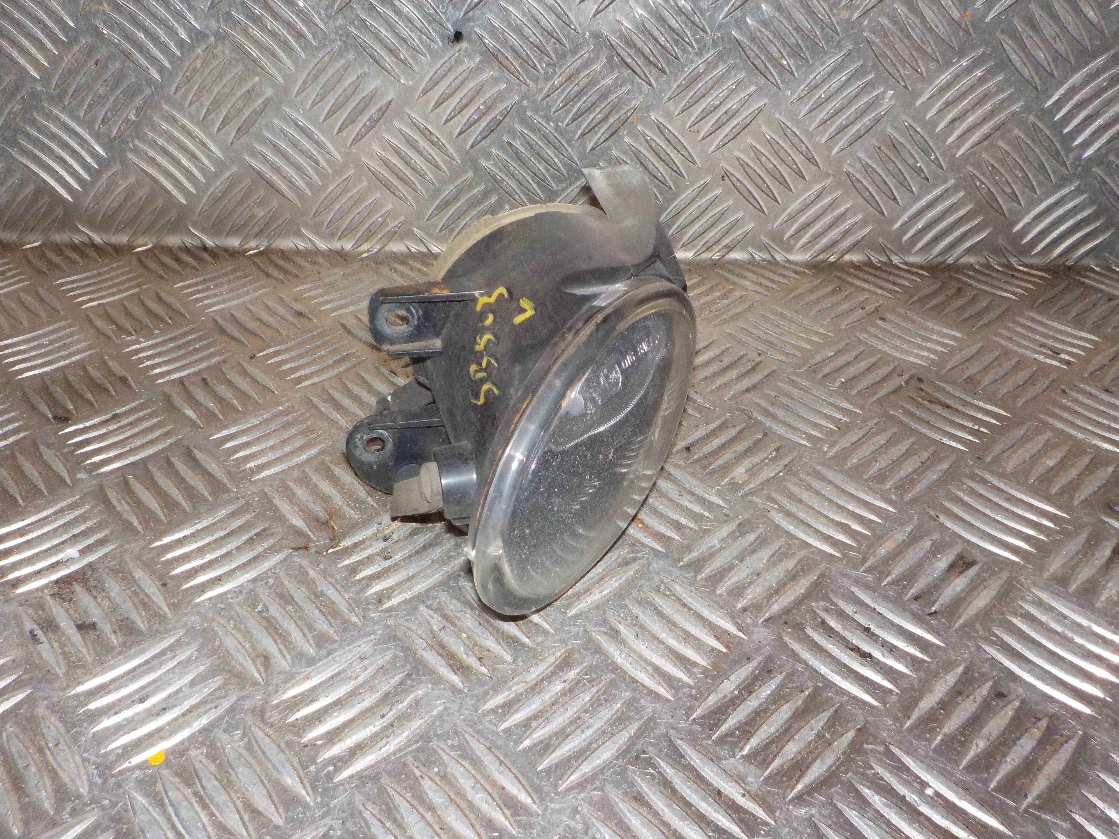 VW Passat 3C Tågelygte For Med OEM Nr. 3C0941699B Fra VW Ophugger