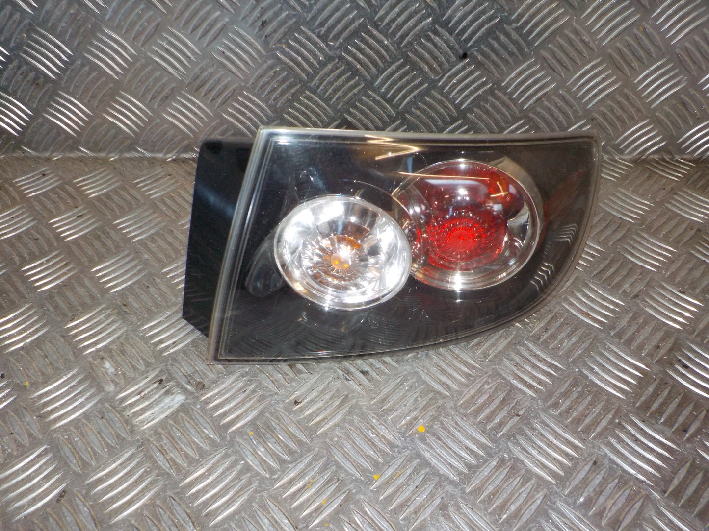 Mazda 3 BK Baglygte Med OEM Nr. BR5H51150C Fra Mazda Ophugger