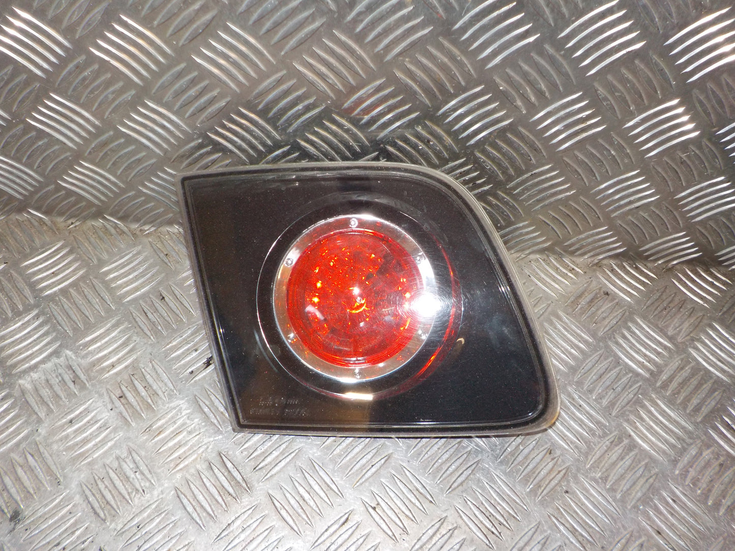 Mazda 3 BK Baglygte Med OEM Nr. BN9B513G0C Fra Mazda Ophugger