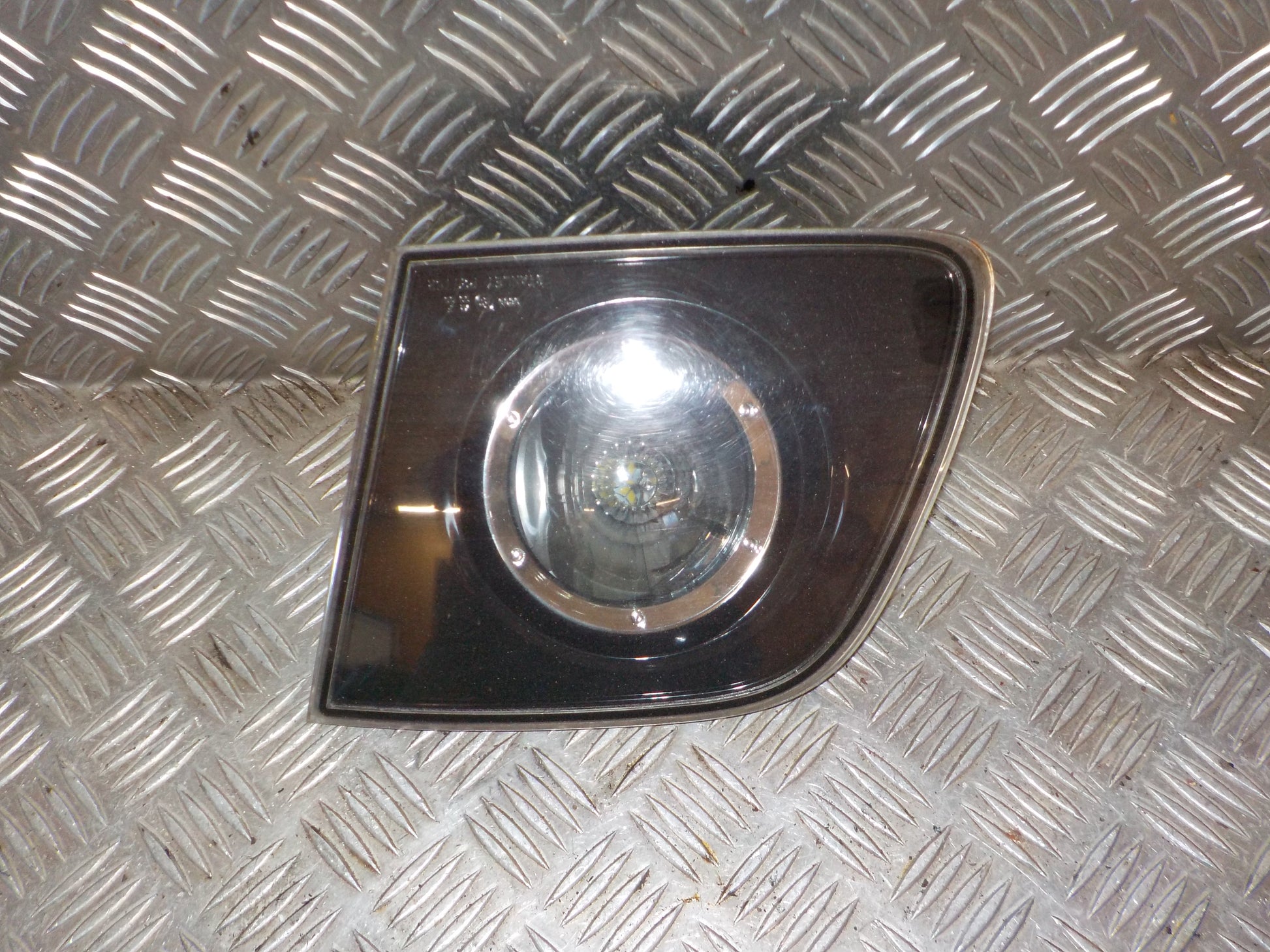 Mazda 3 BK Baglygte Med OEM Nr. BS4J513F0 Fra Mazda Ophugger