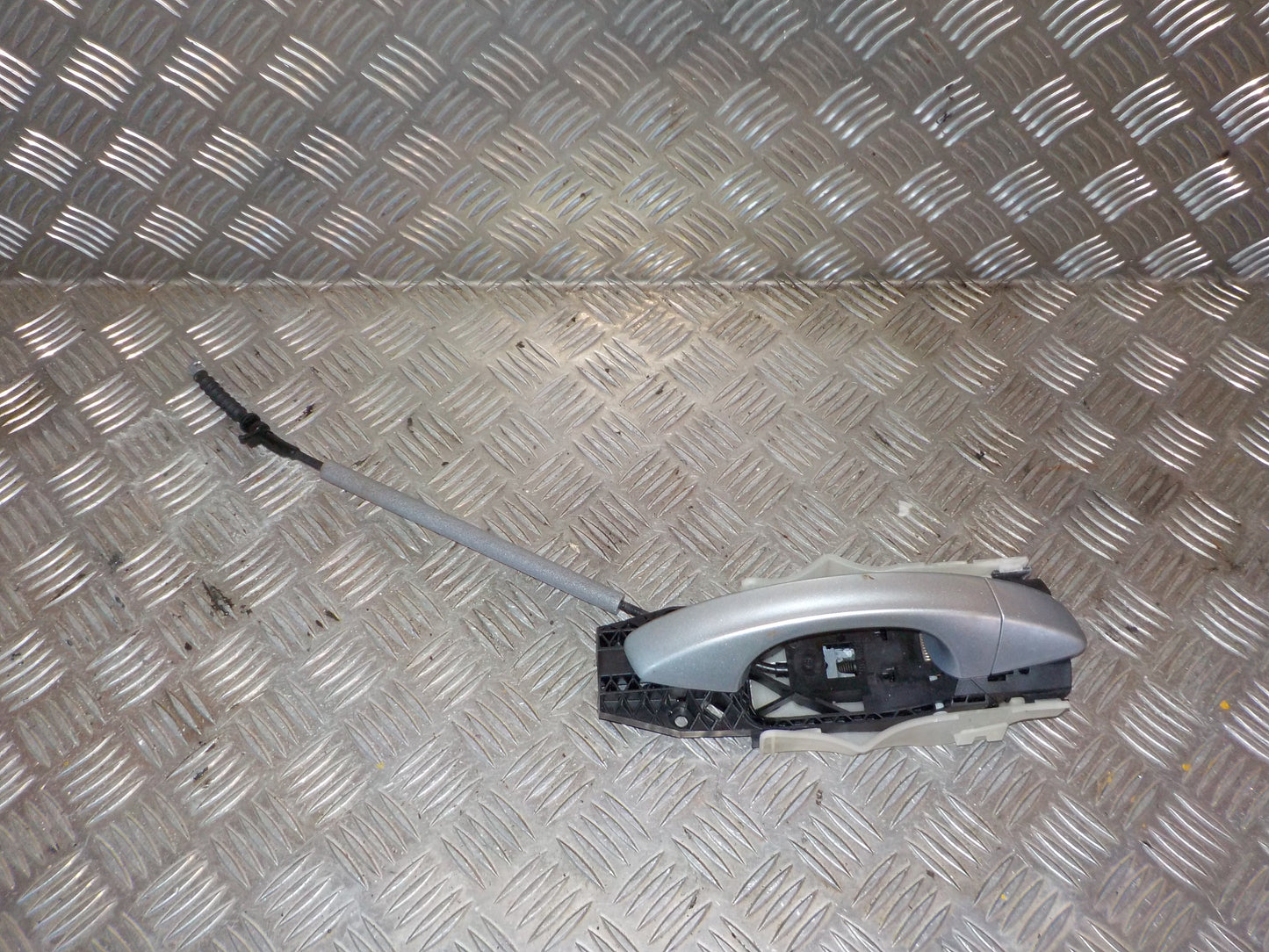 Skoda Fabia Håndtag Udvendig Med OEM Nr. 5G0837206N Fra Skoda Ophugger