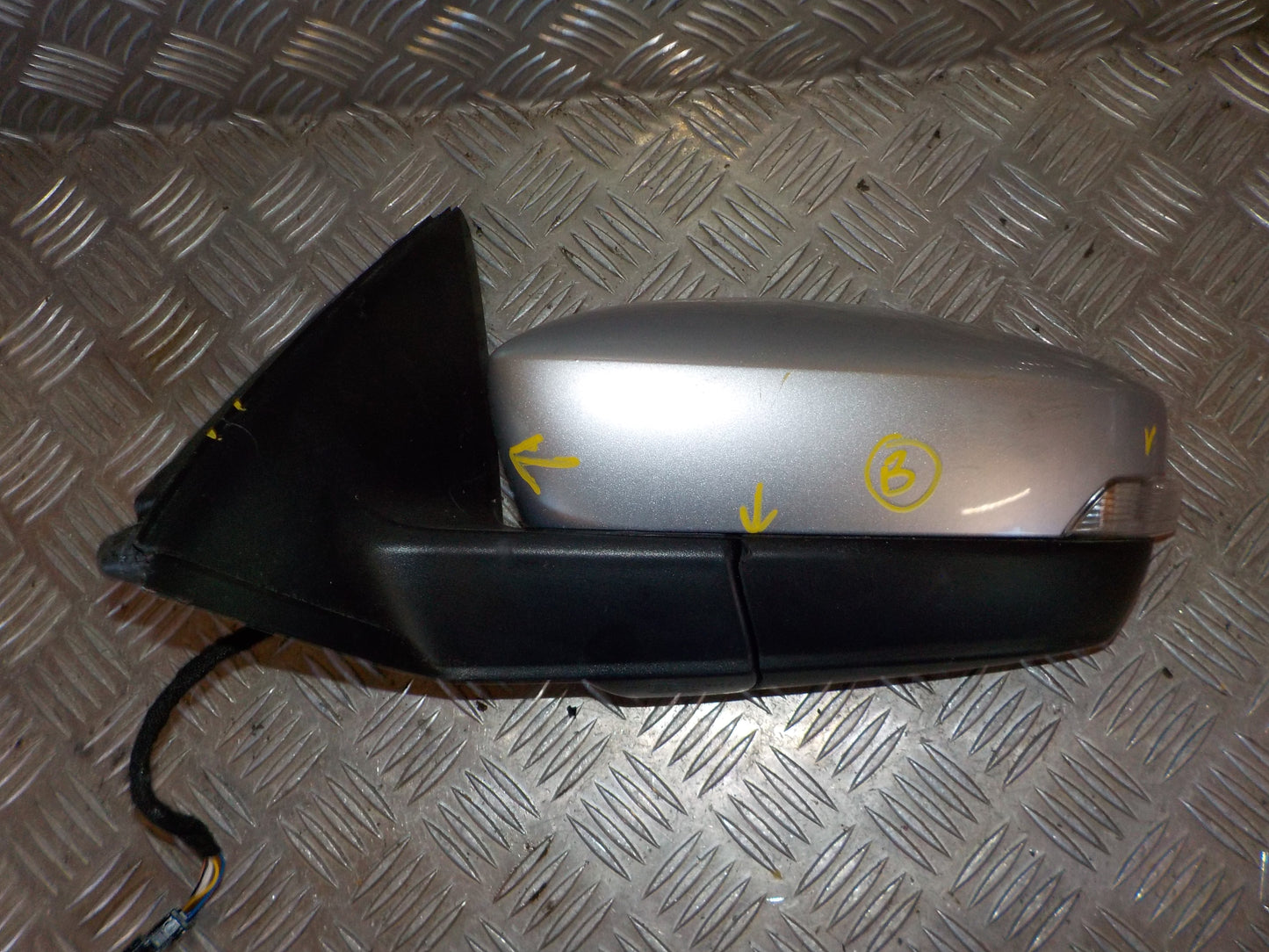 Skoda Fabia Sidespejl Med OEM Nr. 6V1857507D Fra Skoda Ophugger