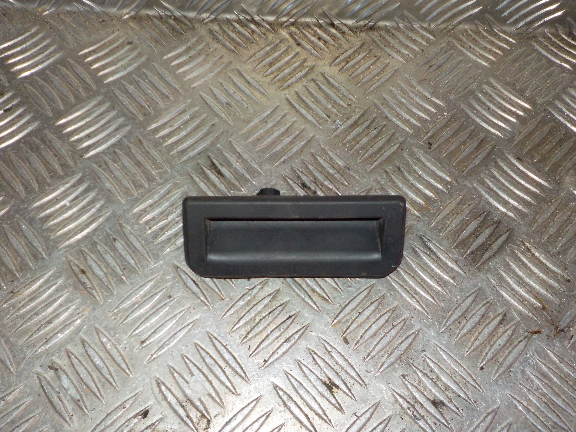 Skoda Fabia Håndtag Udvendig Med OEM Nr. 6V0827566 Fra Skoda Ophugger