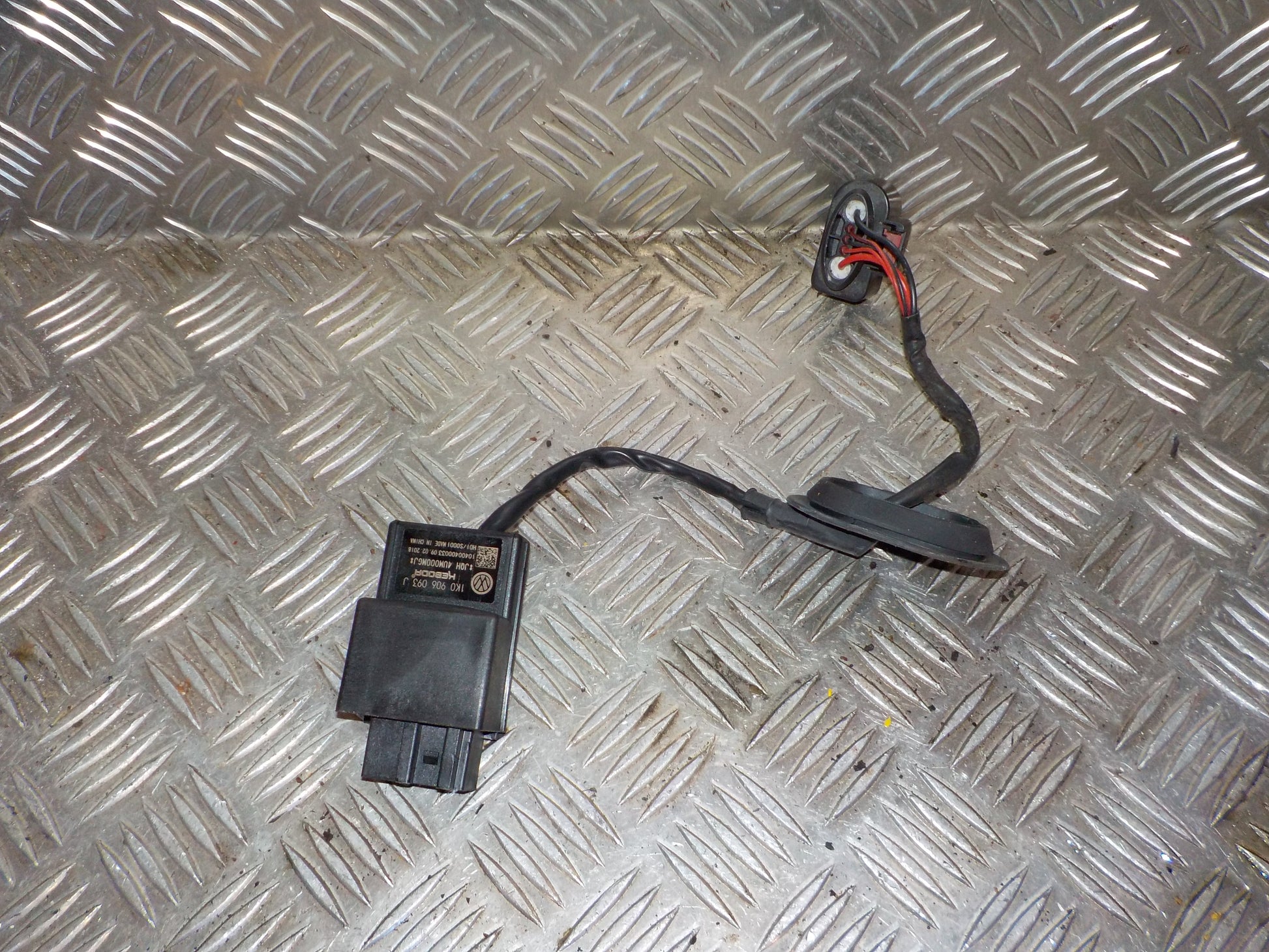 Skoda Fabia Relæ Diverse Med OEM Nr. 1K0906093J Fra Skoda Ophugger