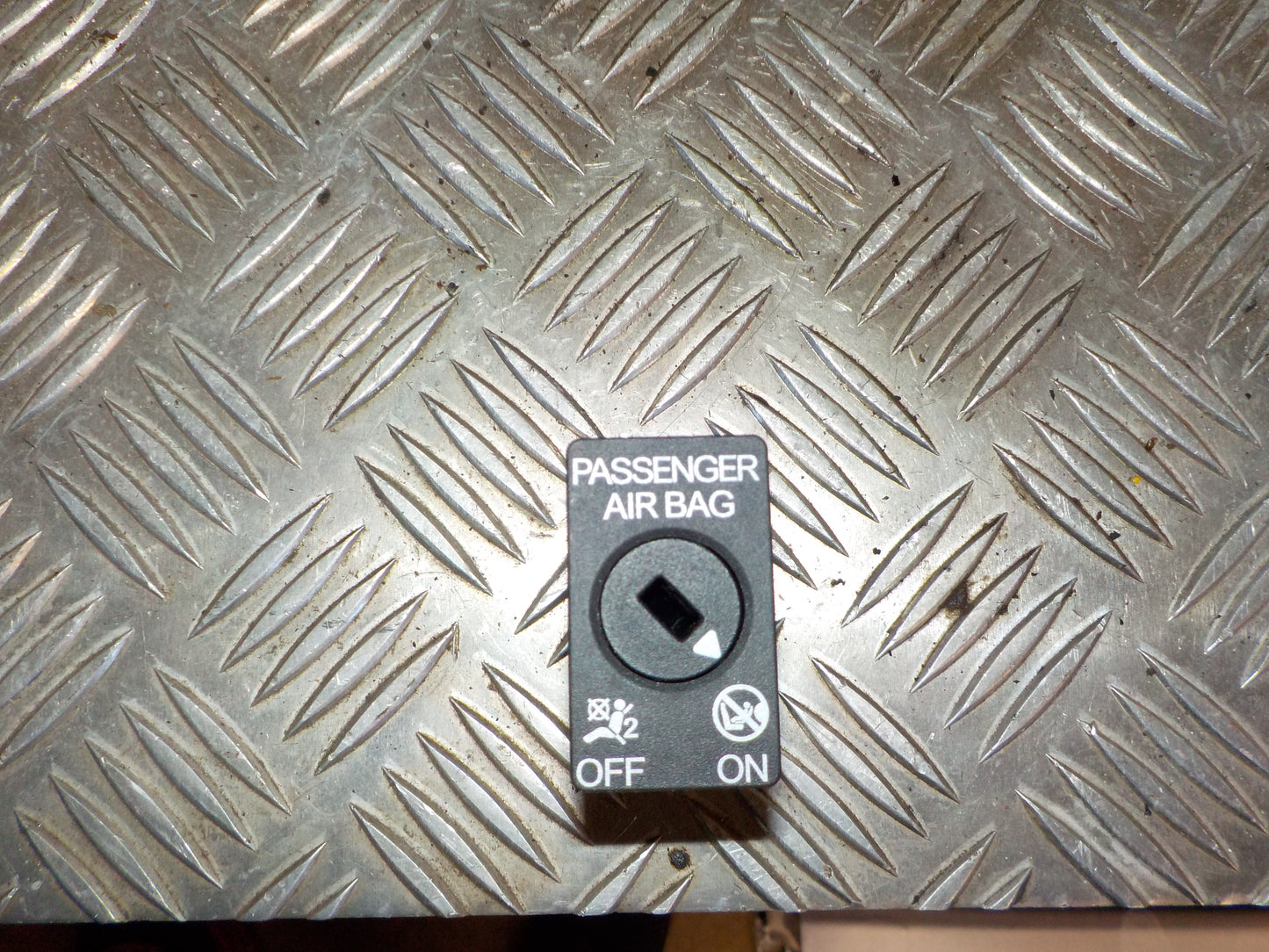 Skoda Fabia Airbag Kontrollampe Med OEM Nr. 5Q0919237 Fra Skoda Ophugger