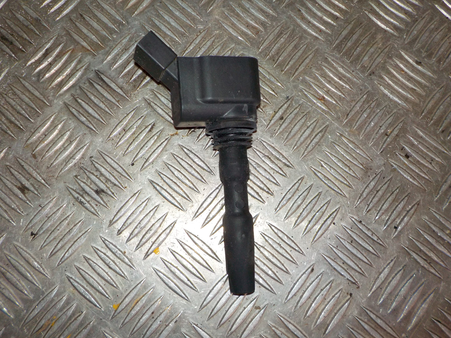 Skoda Fabia Tændspole El Med OEM Nr. 04E905110P Fra Skoda Ophugger