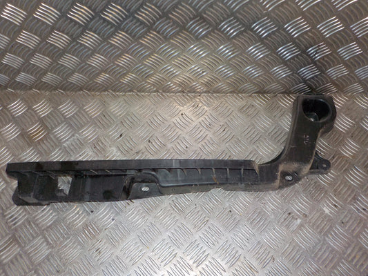 Skoda Fabia Kofangerstiver Med OEM Nr. 6V9807864 Fra Skoda Ophugger