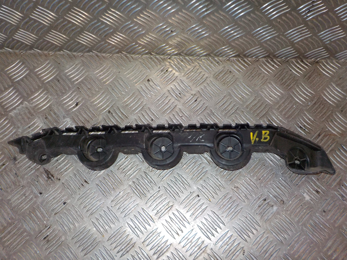 Skoda Fabia Kofangerstiver Med OEM Nr. 6V9807393A Fra Skoda Ophugger