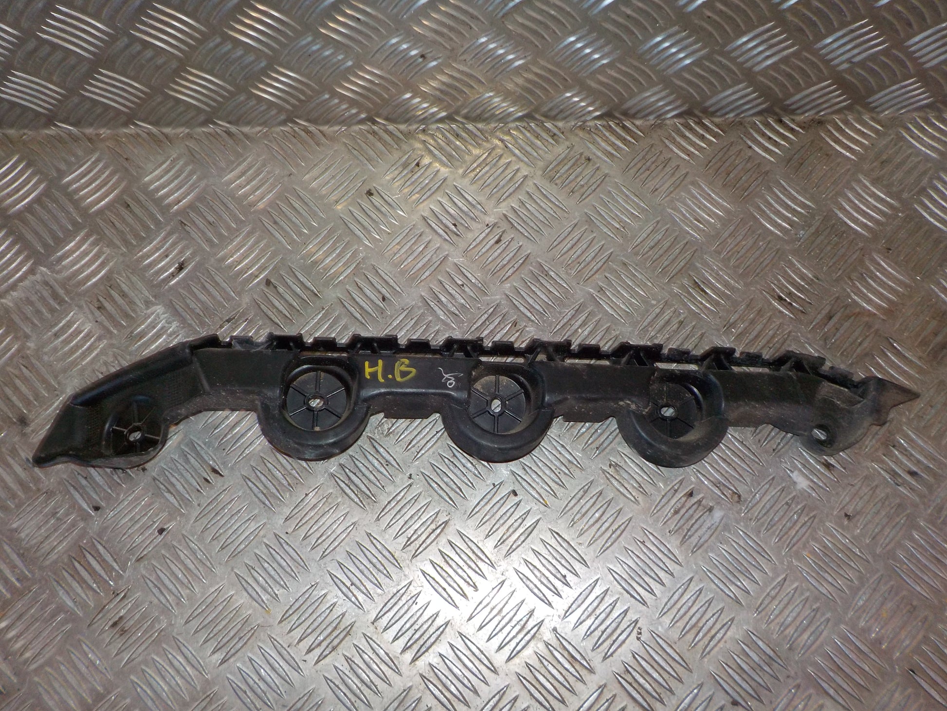 Skoda Fabia Kofangerstiver Med OEM Nr. 6V9807394A Fra Skoda Ophugger