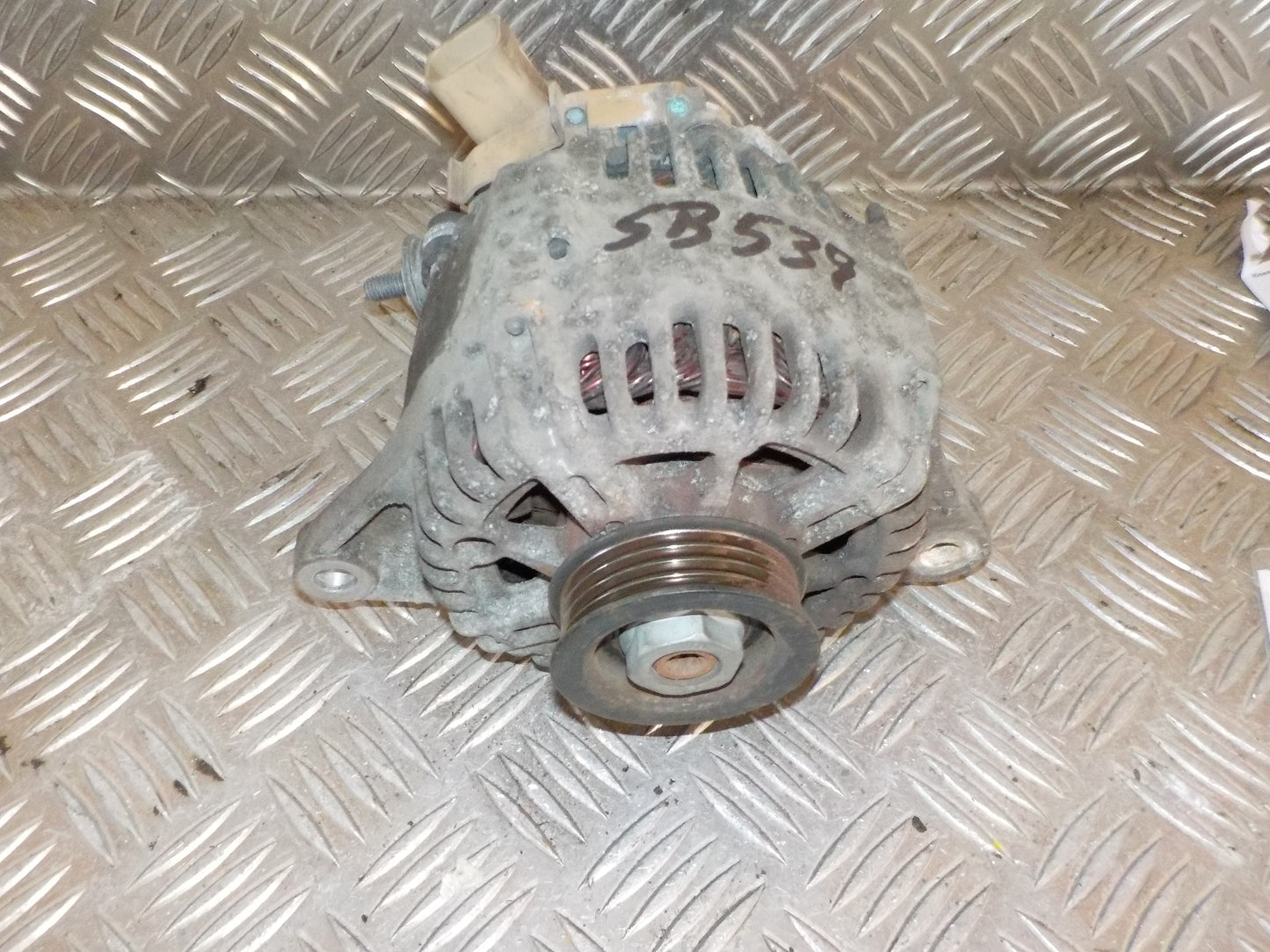 Nissan Micra K12 Generator Med OEM Nr. 23100AX600 Fra Nissan Ophugger