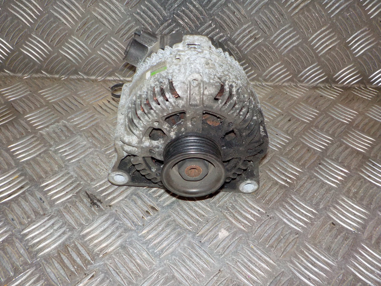 Peugeot 307 Generator Med OEM Nr. 9638275780 Fra Peugeot Ophugger