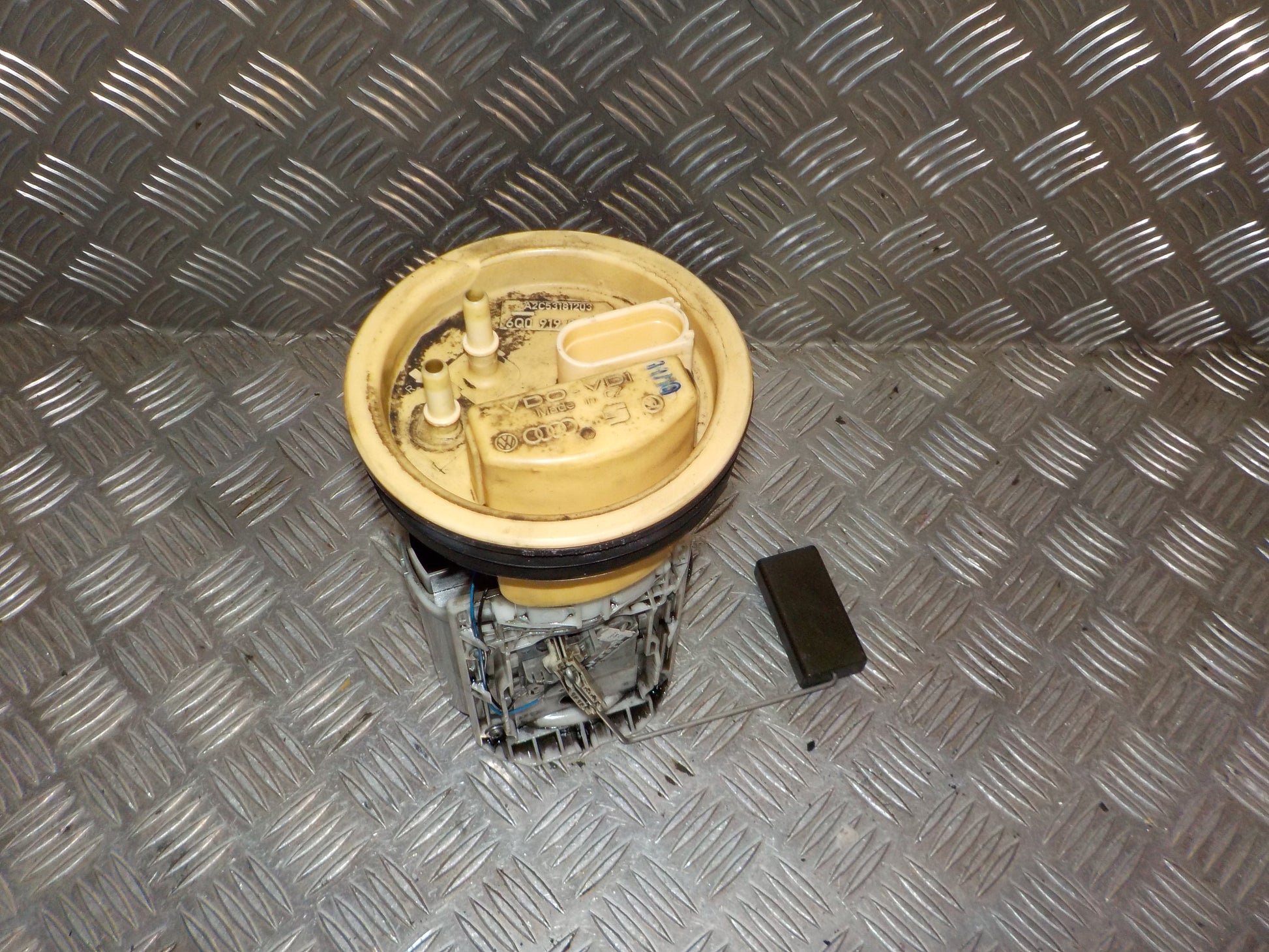 Skoda Fabia Benz/Brændstofpumpe El Med OEM Nr. 6Q0919050D Fra Skoda Ophugger