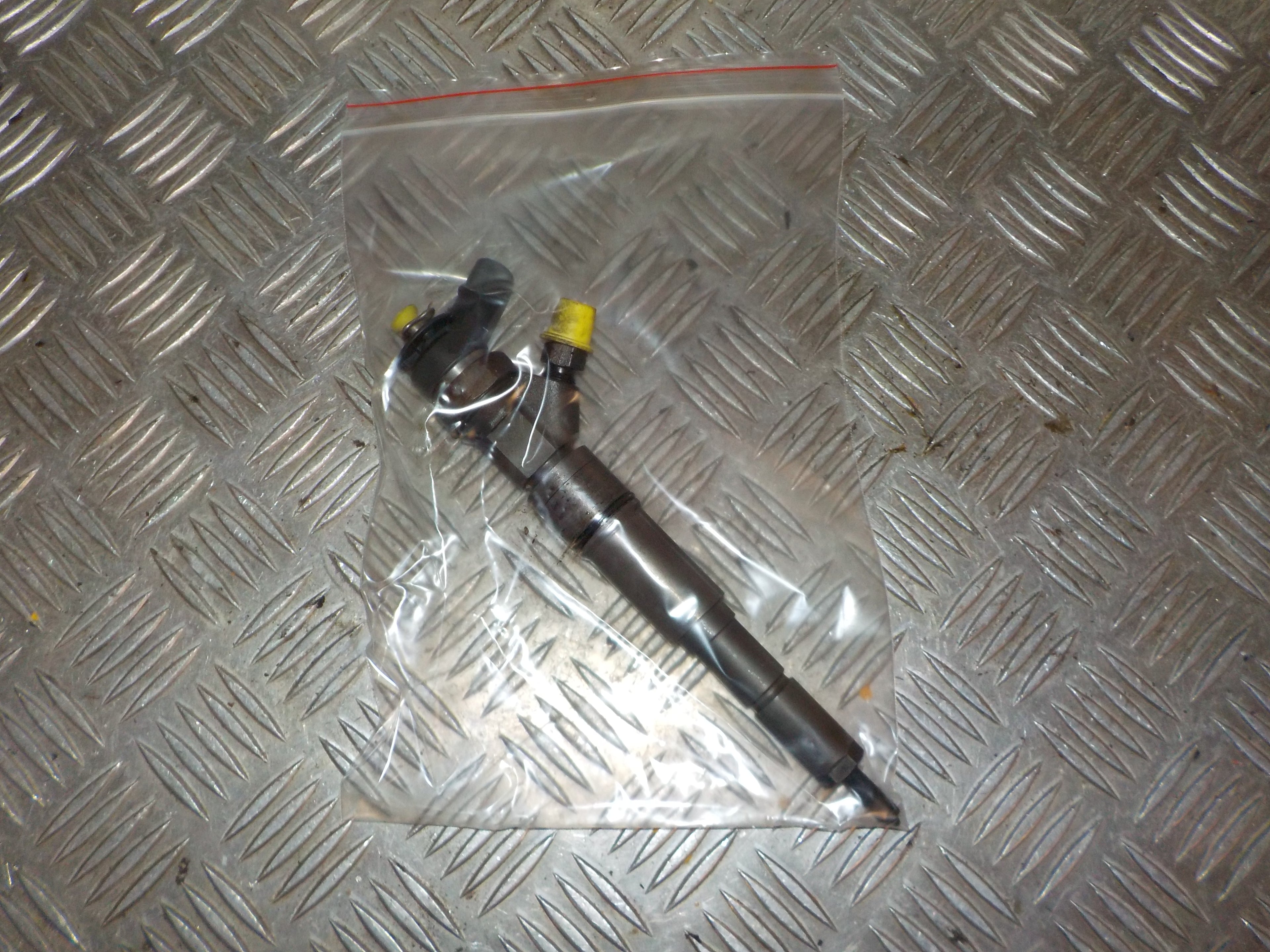BMW 3-Serie E46 Dyse Med OEM Nr. 13537789661 Fra BMW Ophugger