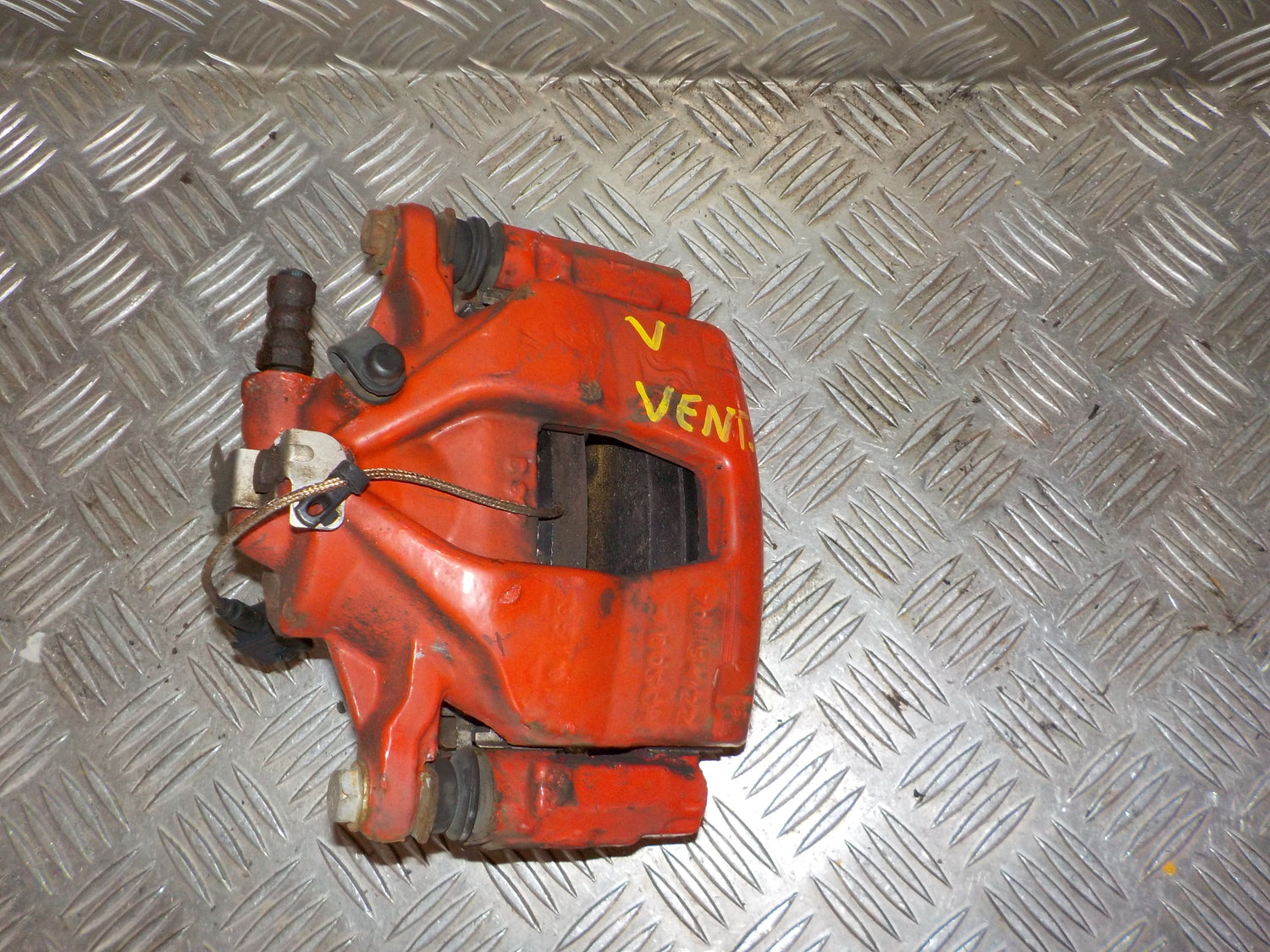 Fiat 500 Bremsekaliber Vf Med OEM Nr. 6000631033 Fra Fiat Ophugger