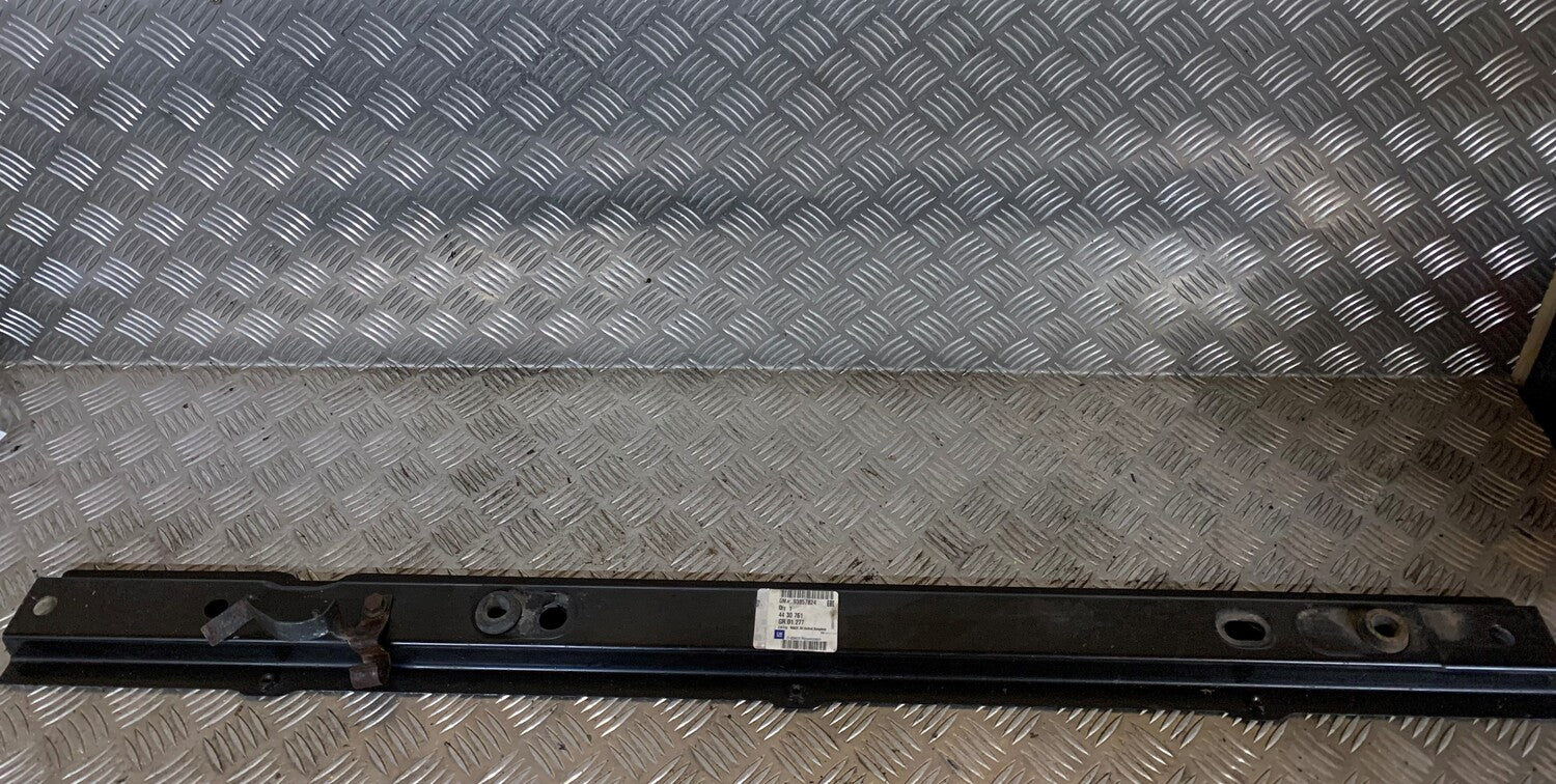 Renault Trafic 1 Vange U/Køler Med OEM Nr. 93857824 Fra Renault Ophugger