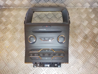 Ford S‑Max 2 Radioforplade Med OEM Nr. EM2T18E245AE Fra Ford Ophugger