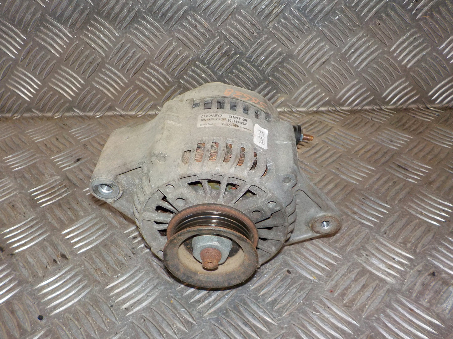 Suzuki Grand Vitara Generator Med OEM Nr. 1022115231 Fra Suzuki Ophugger