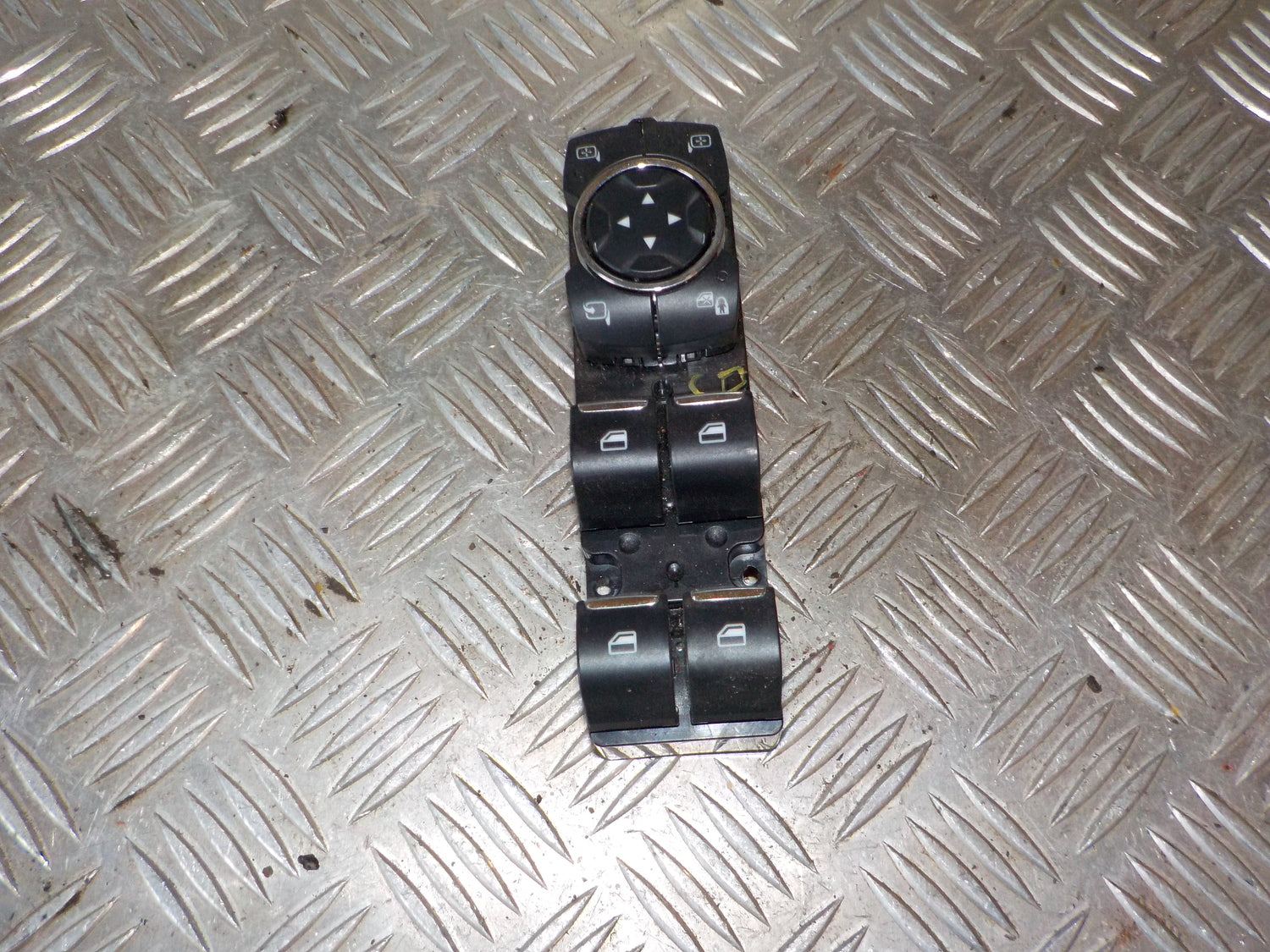 Ford S-Max 2 Kontakt Rudehejs Med OEM Nr. 1946785 Fra Ford Ophugger