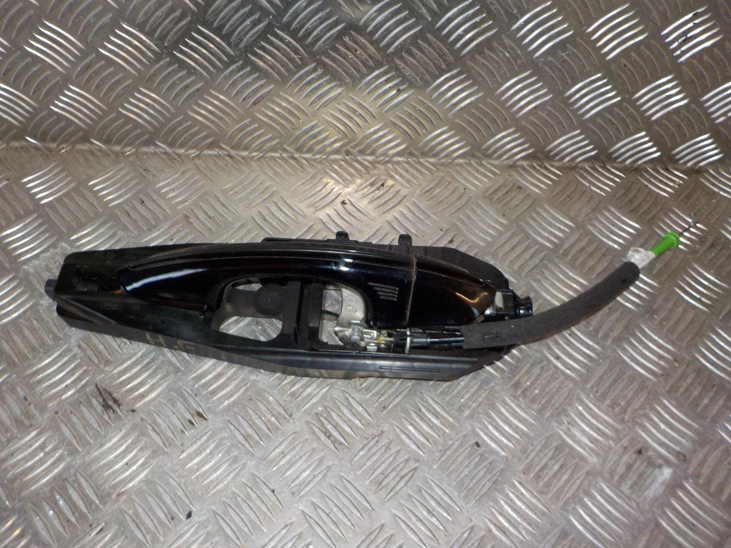 Ford S-Max 2 Håndtag Udvendig Med OEM Nr. 2201352 Fra Ford Ophugger