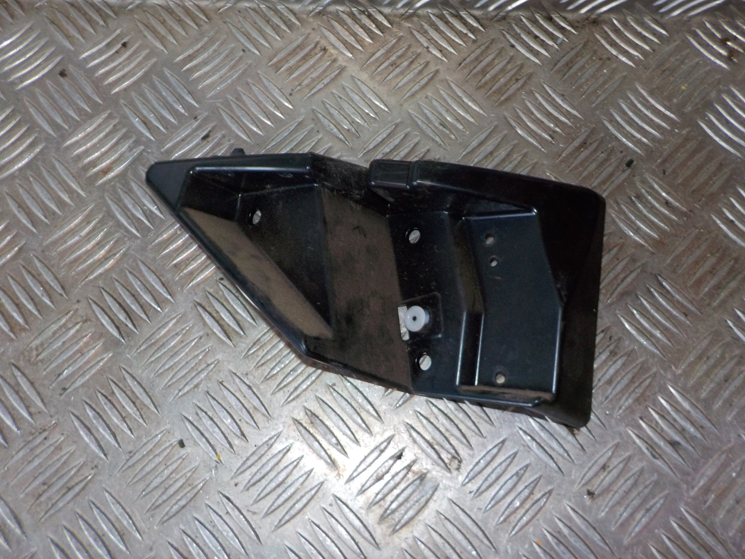 Ford S-Max 2 Kofangerstiver Med OEM Nr. EM2B17D949A Fra Ford Ophugger