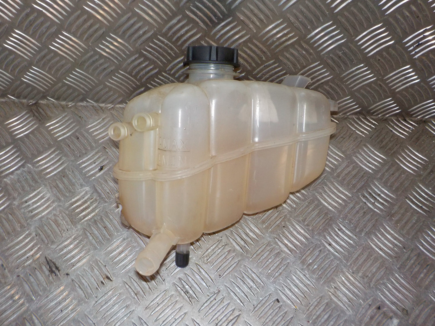 Ford S-Max 2 Ekspansionsbehold Med OEM Nr. E1G38A080BA Fra Ford Ophugger