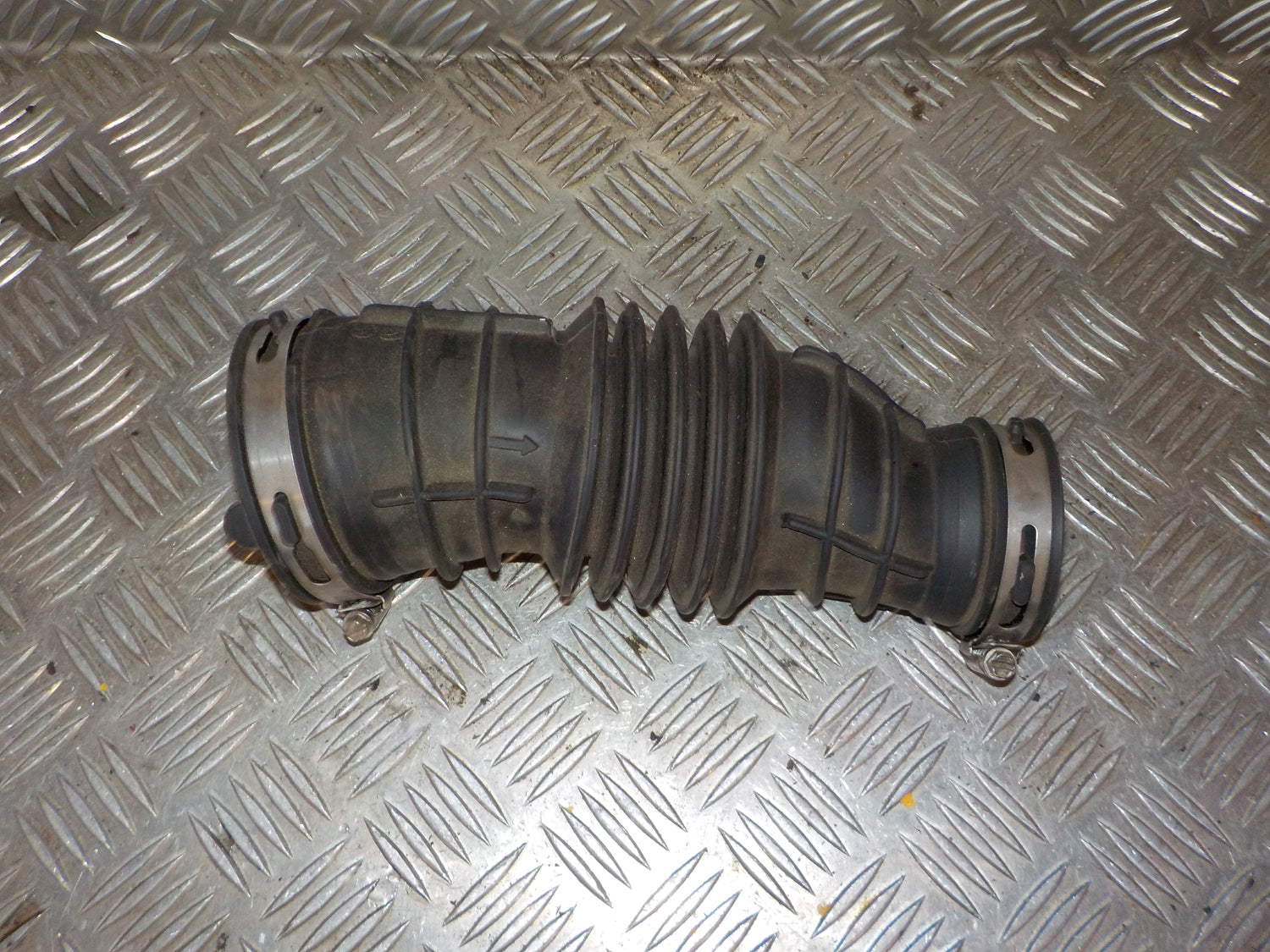 Ford S-Max 2 Indsugningsslange Med OEM Nr. DS739R504HC Fra Ford Ophugger