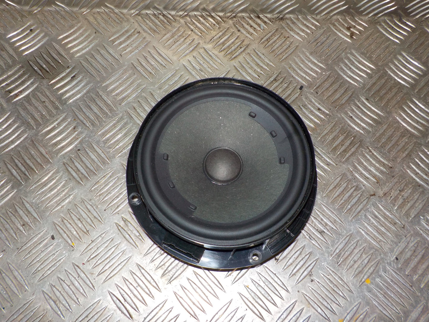 VW Golf 7 AU Højttaler Med OEM Nr. 5G0035453G Fra VW Ophugger