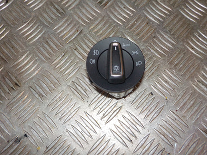 VW Golf 7 AU Kontakt Lys Med OEM Nr. 5G0941431BD Fra VW Ophugger