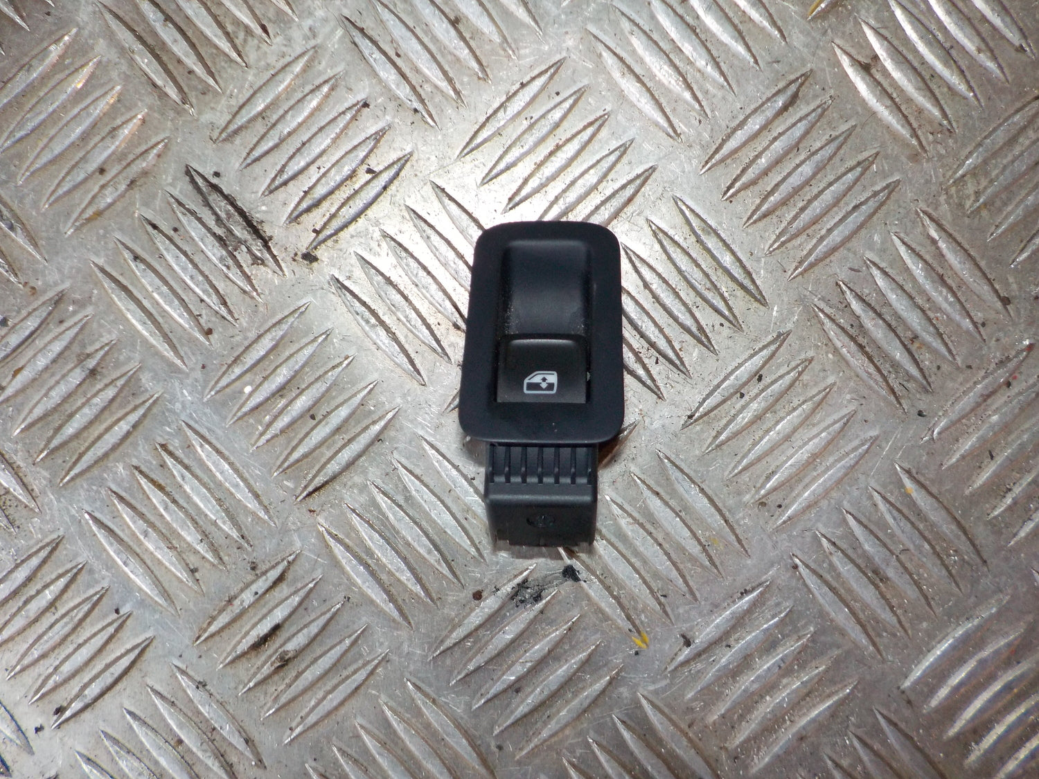 VW Golf 7 AU Kontakt Rudehejs Med OEM Nr. 5G0868345 Fra VW Ophugger