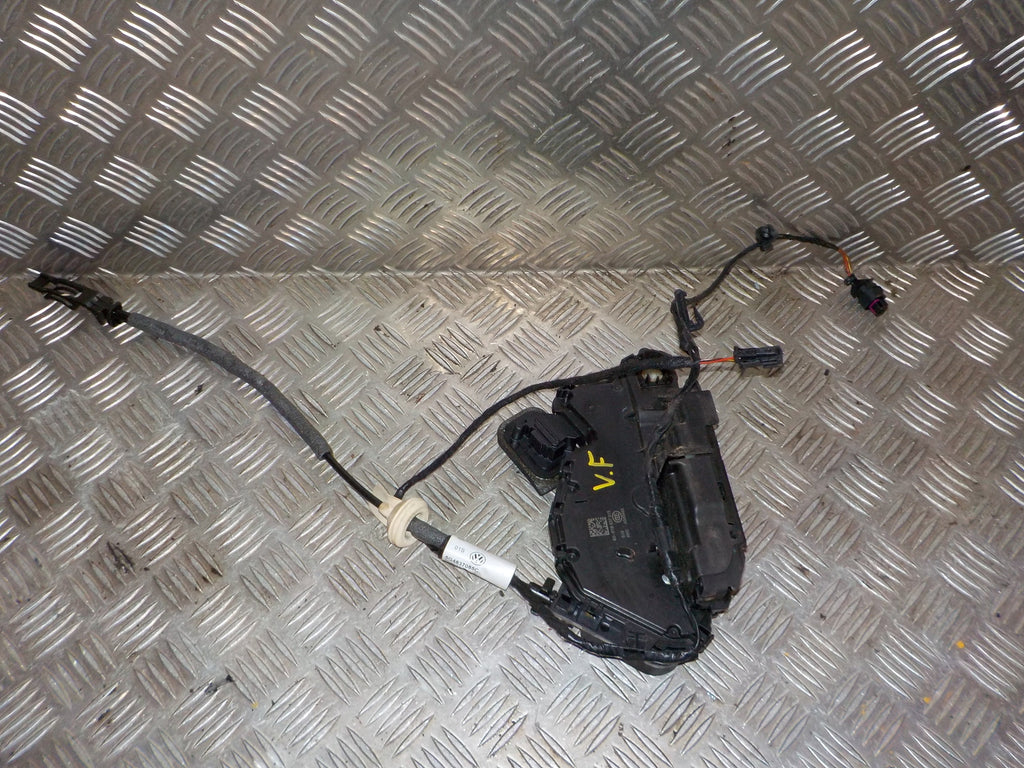 VW Golf 7 Au Dørlås Med OEM Nr. 5TB837015D Fra VW Ophugger