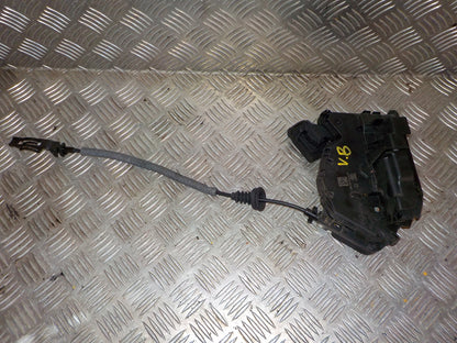 VW Golf 7 AU Dørlås Med OEM Nr. 5TA839015P Fra VW Ophugger
