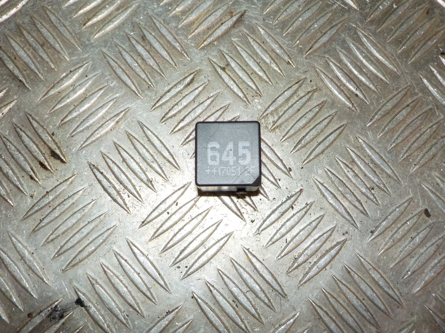 VW Golf 7 AU Relæ Diverse Med OEM Nr. 4H0951253A Fra VW Ophugger