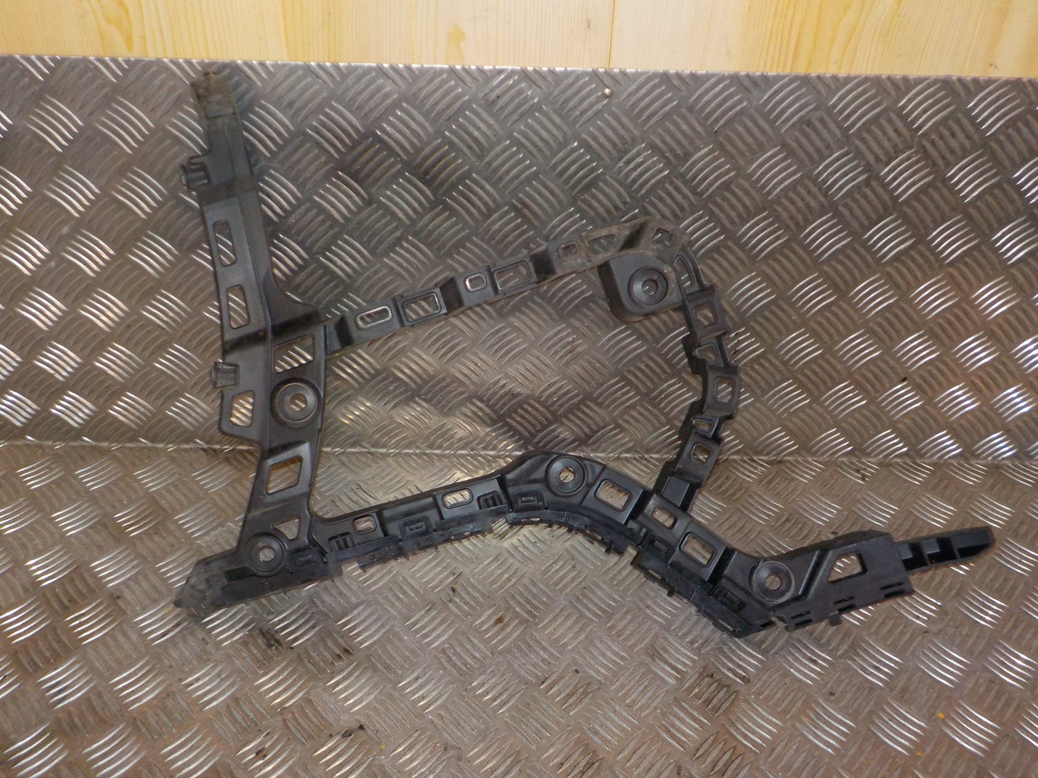 VW Golf 7 AU Kofangerstiver Med OEM Nr. 5G9807375 Fra VW Ophugger