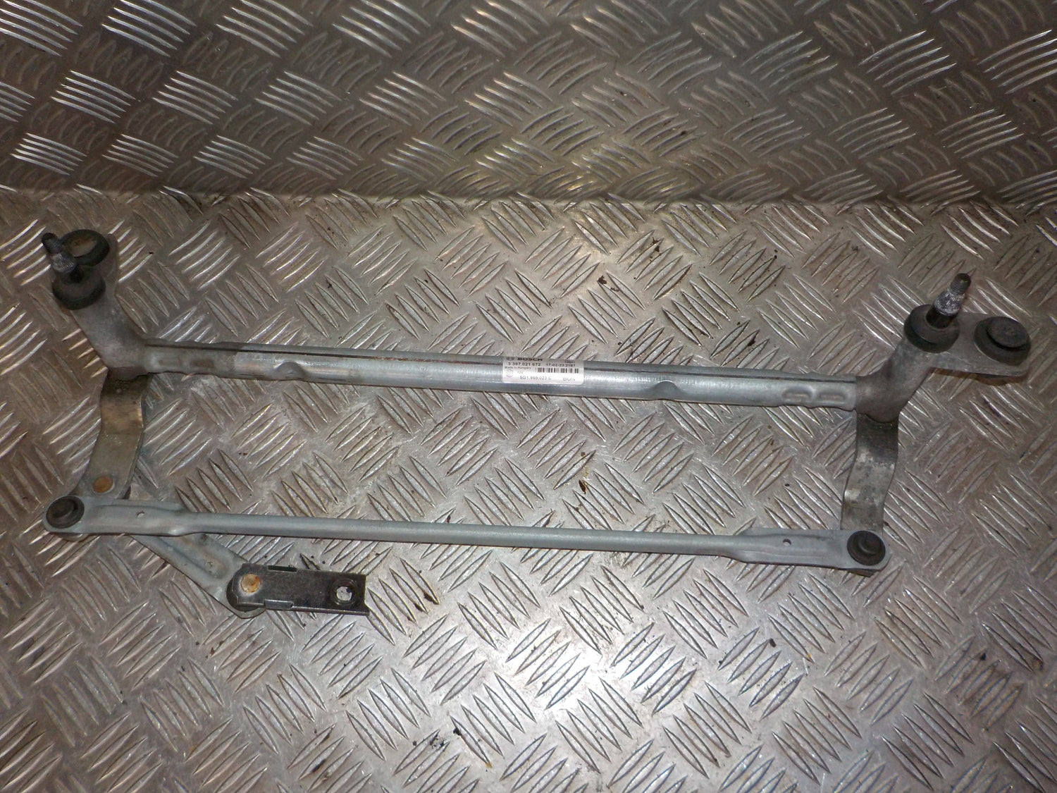 VW Golf 7 Au Viskertræk Med OEM Nr. 3397021672 Fra VW Ophugger